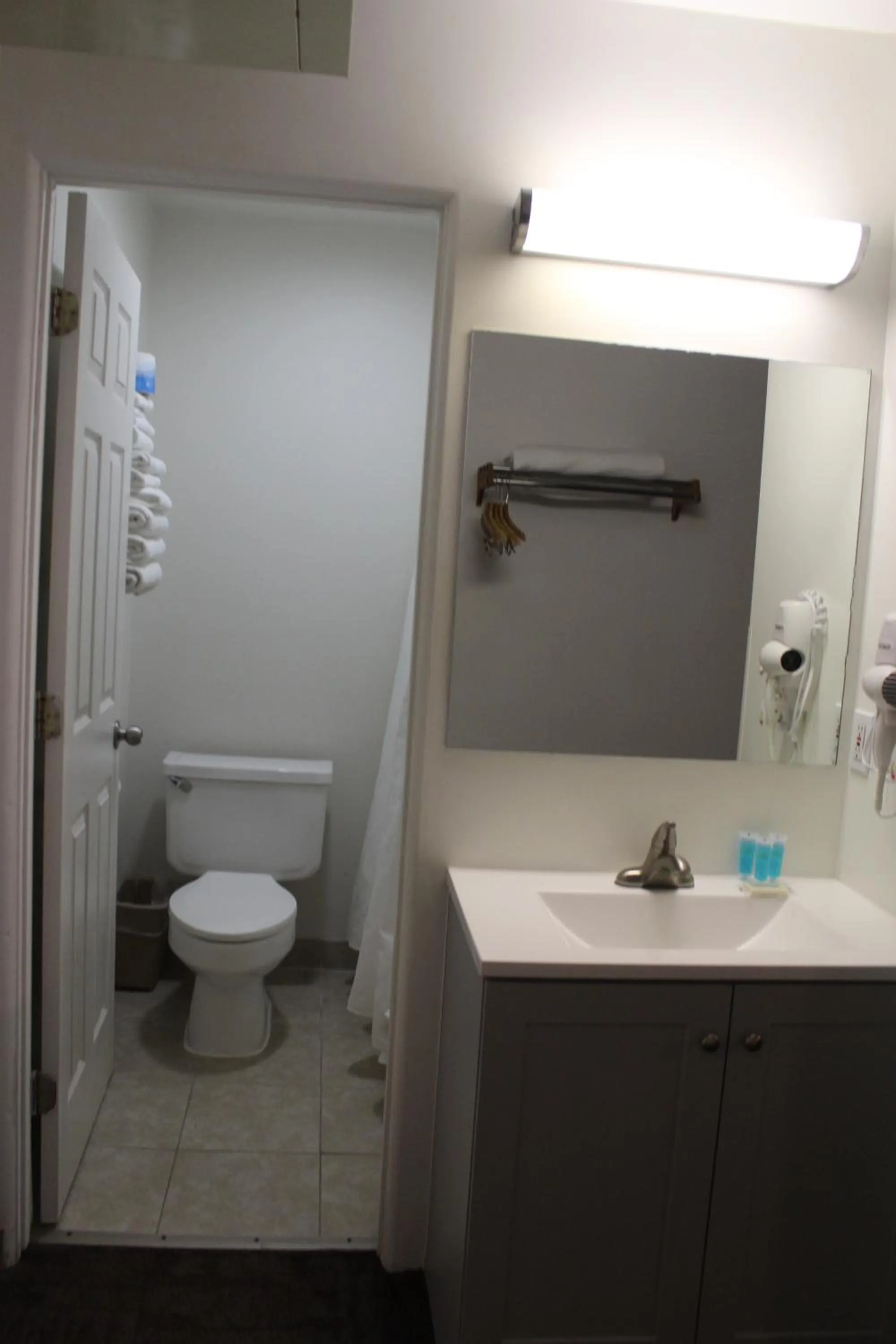 Bathroom in Jefferson Inn