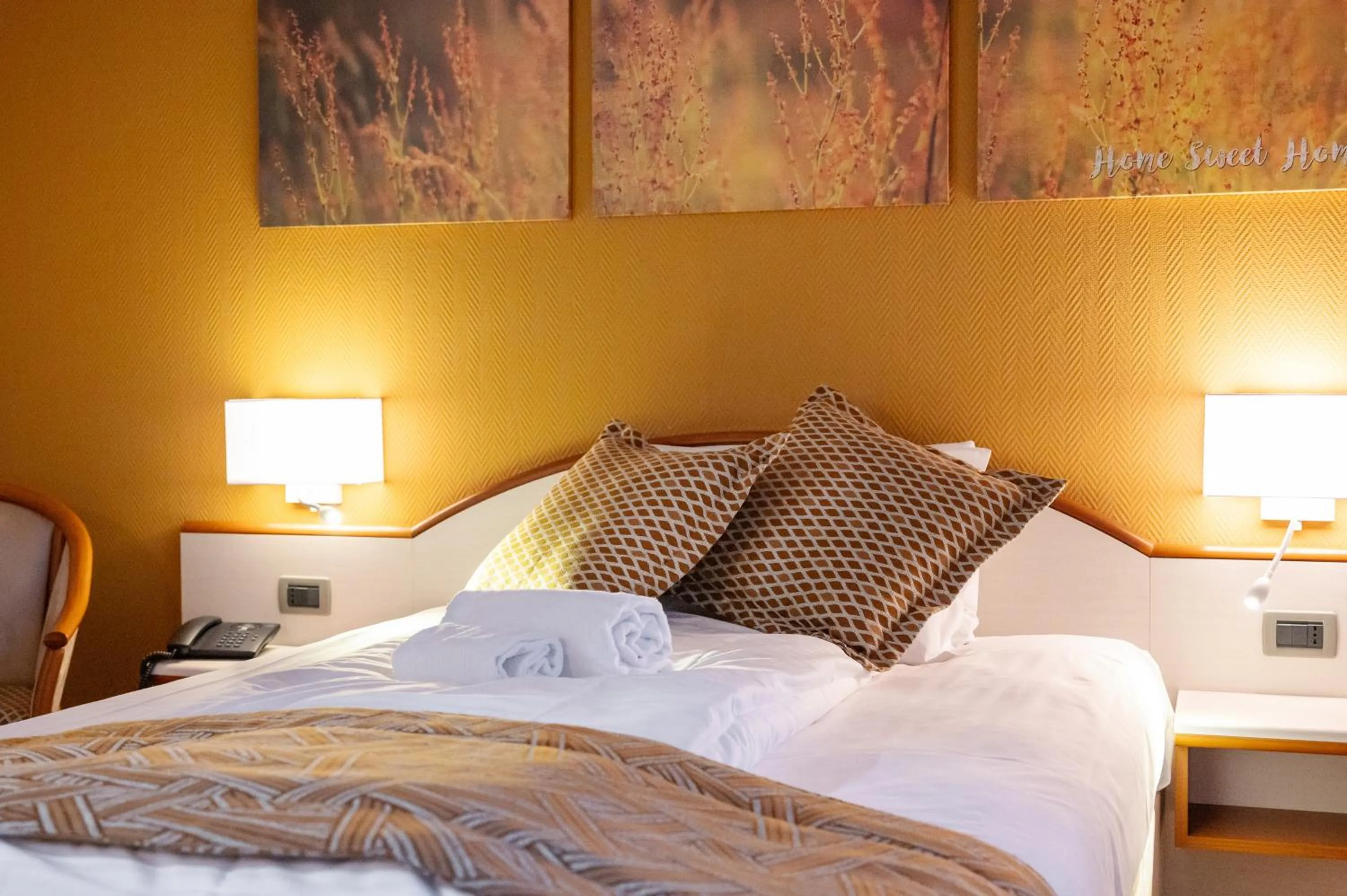 Photo of the whole room, Bed in Hotel all'Orso