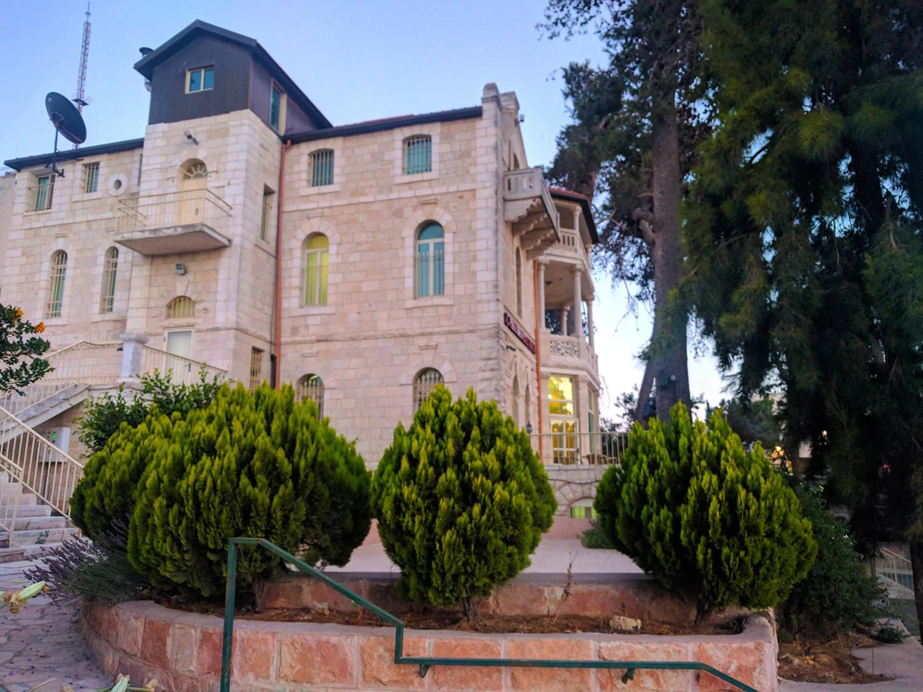 Property building in Alhambra Palace Hotel Suites - Ramallah