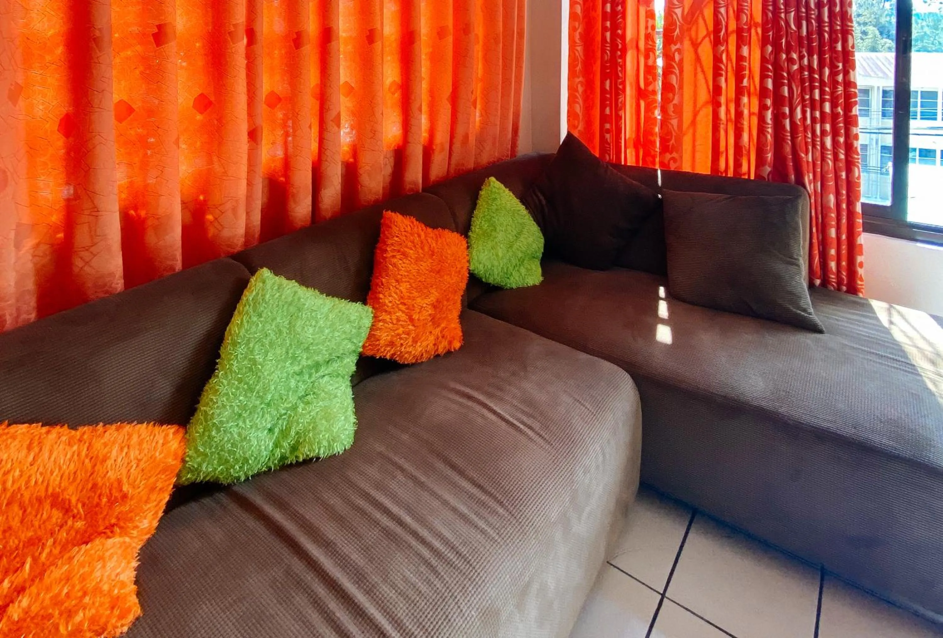 Seating area in RedDoorz Hostel @ Tita Aidz Inn Baguio