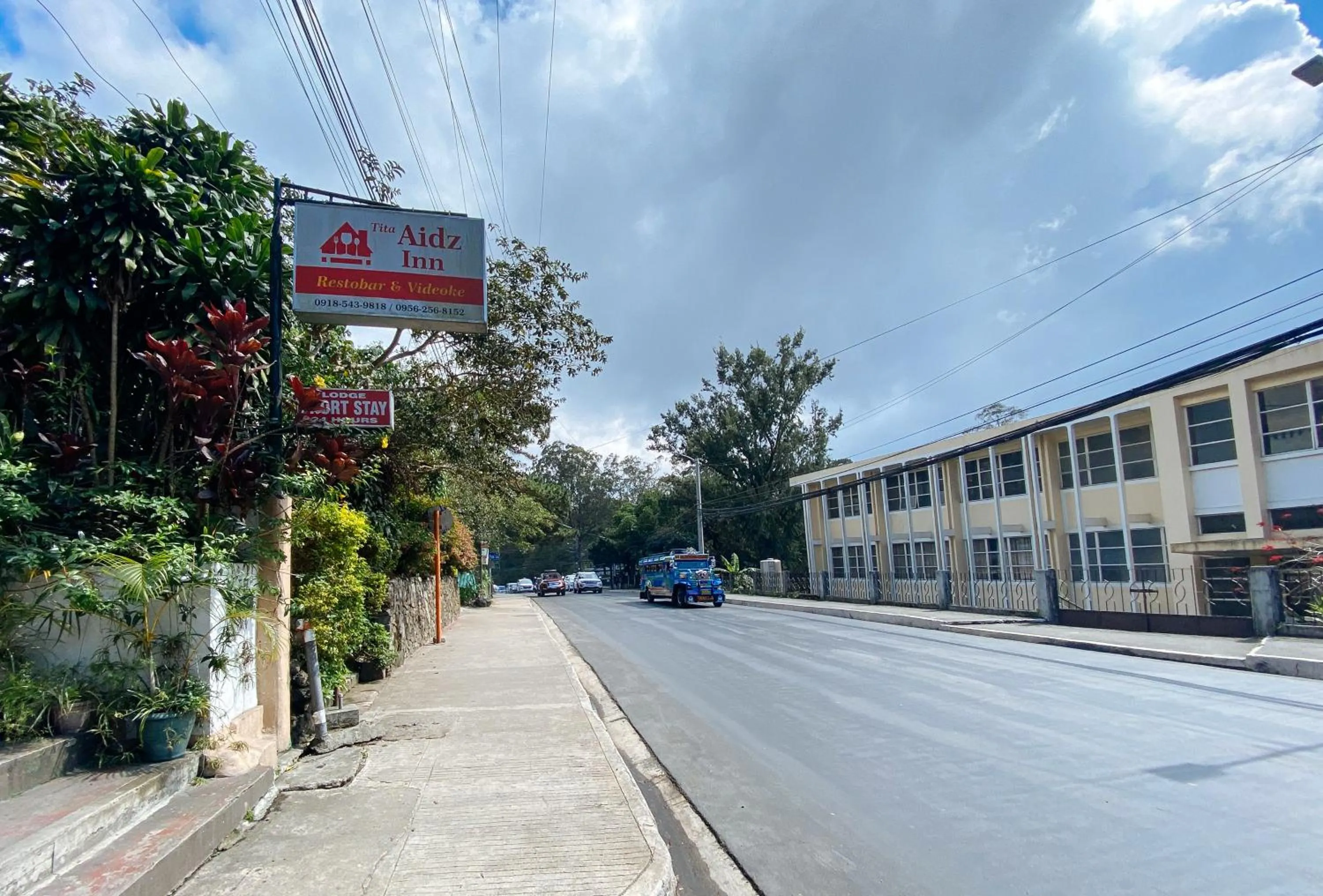 Street view in RedDoorz Hostel @ Tita Aidz Inn Baguio