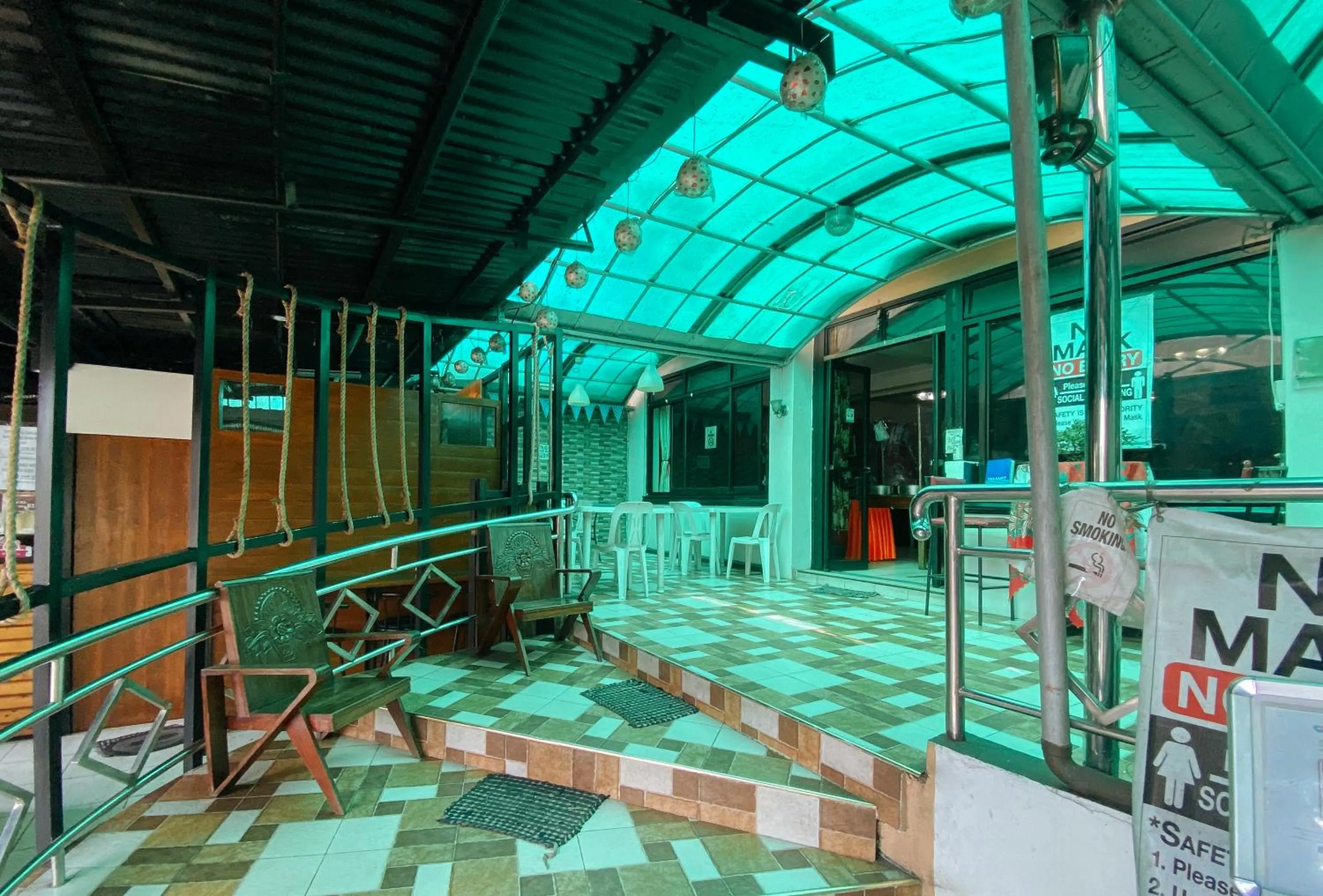 Facade/entrance in RedDoorz Hostel @ Tita Aidz Inn Baguio