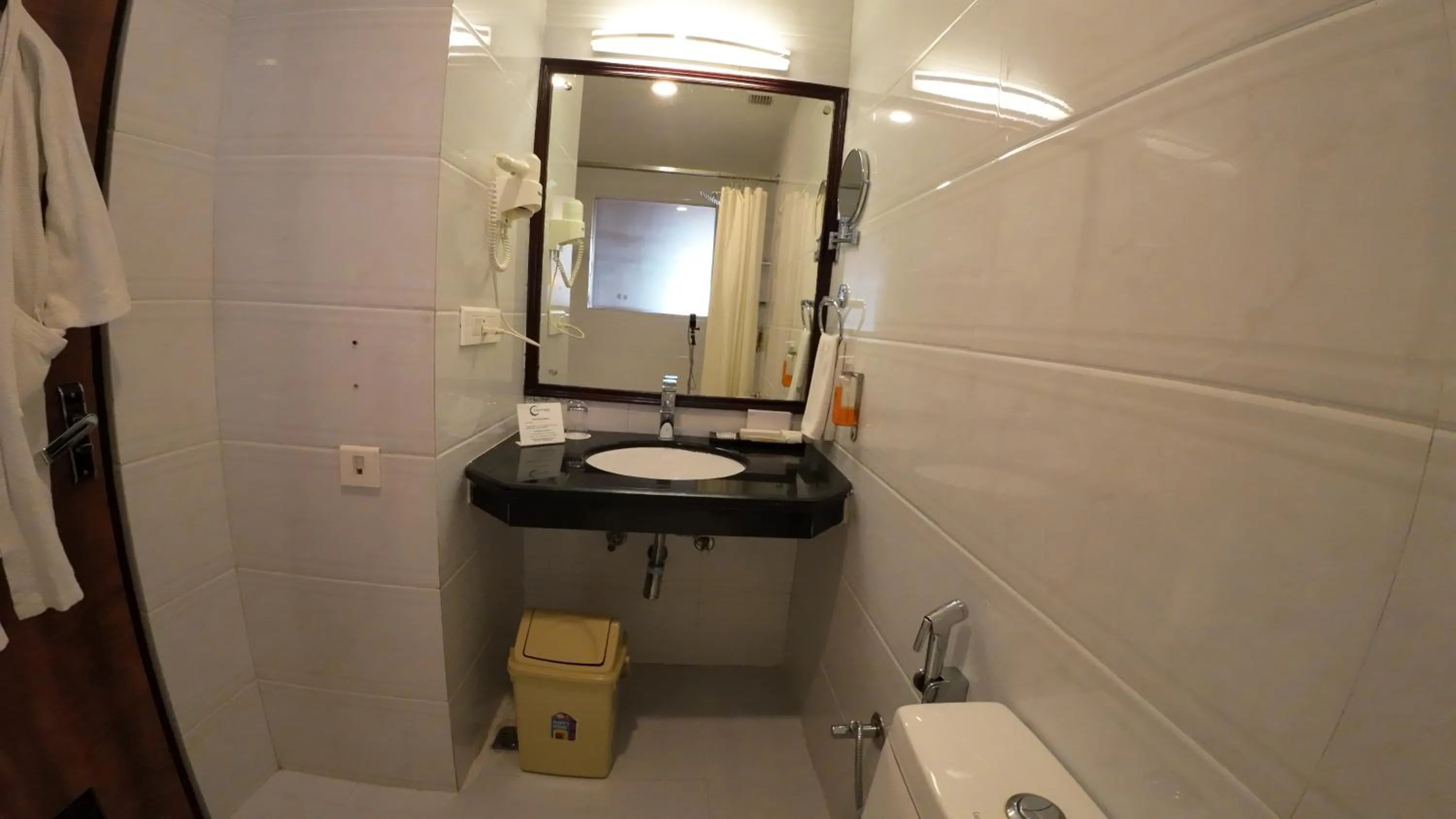 Bathroom in Crescent Resort, Darjeeling