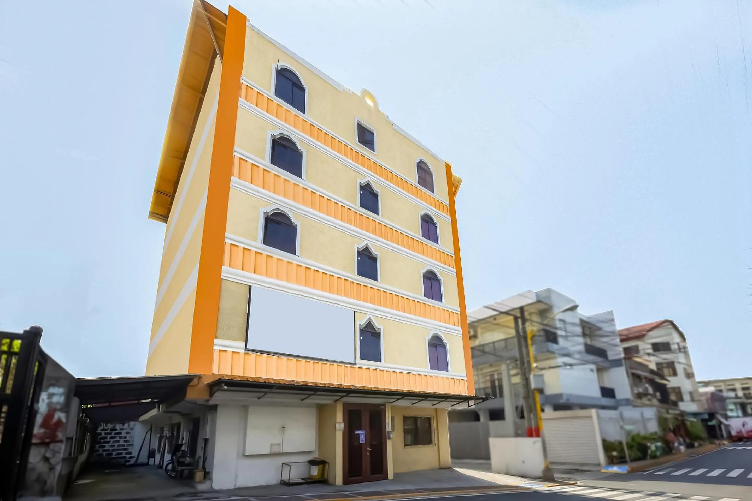 Facade/entrance in Super OYO 856 City Stay Inns Slex Makati