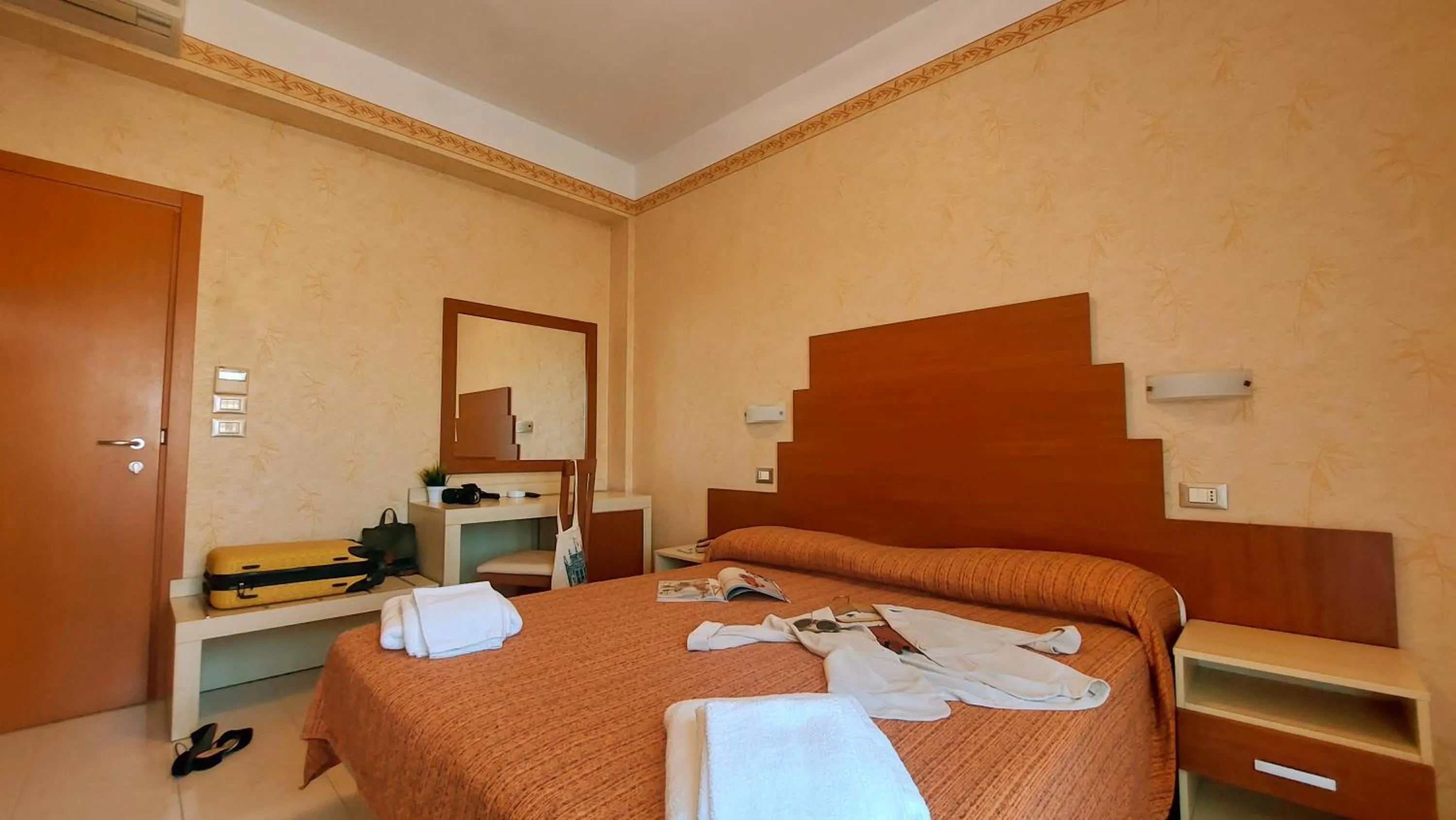 Bedroom, Bed in Hotel Condor