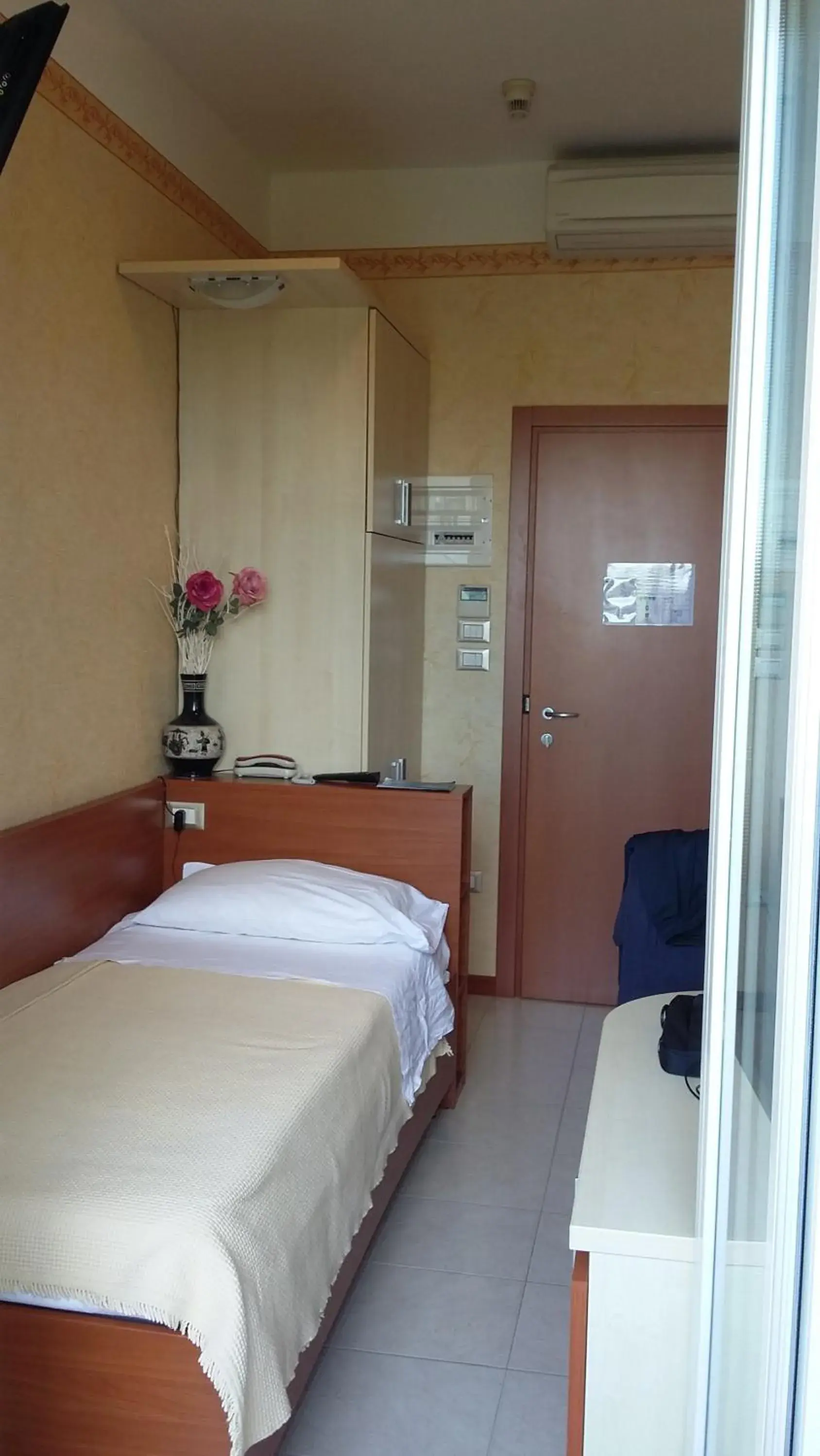 Single Room - single occupancy in Hotel Condor Single Room - single occupancy in Hotel Condor