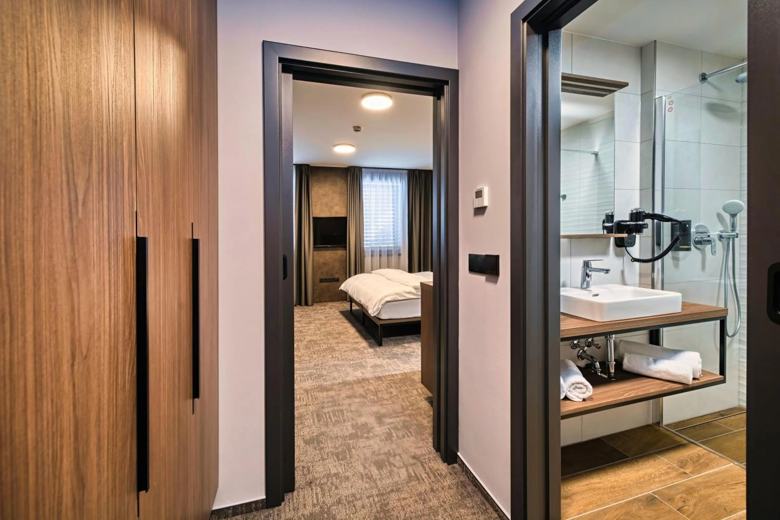 Bathroom, Bed in ABA Apartments