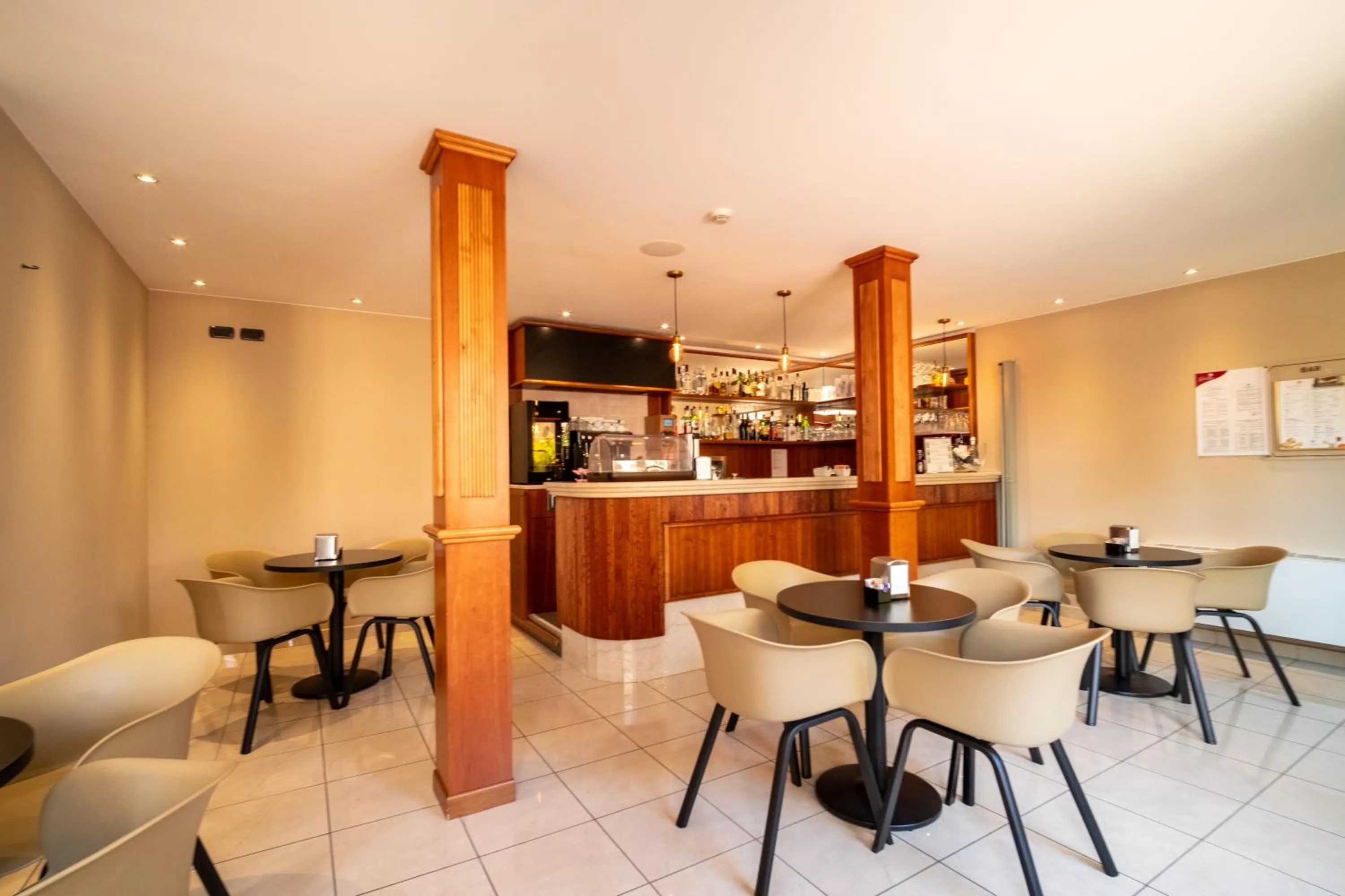 Lounge or bar in Hotel Gardenia Sirmione