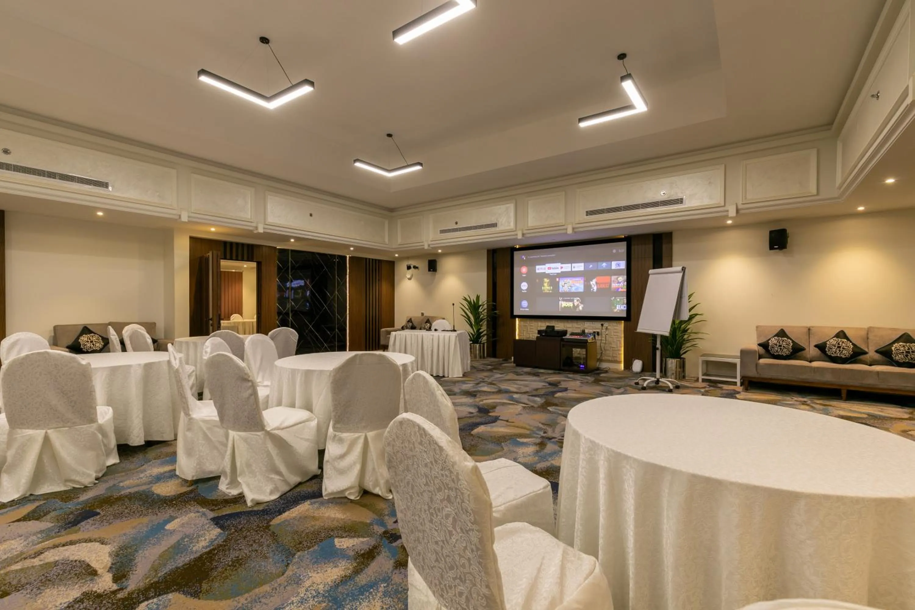 Meeting/conference room in Royal Boutique Hotel