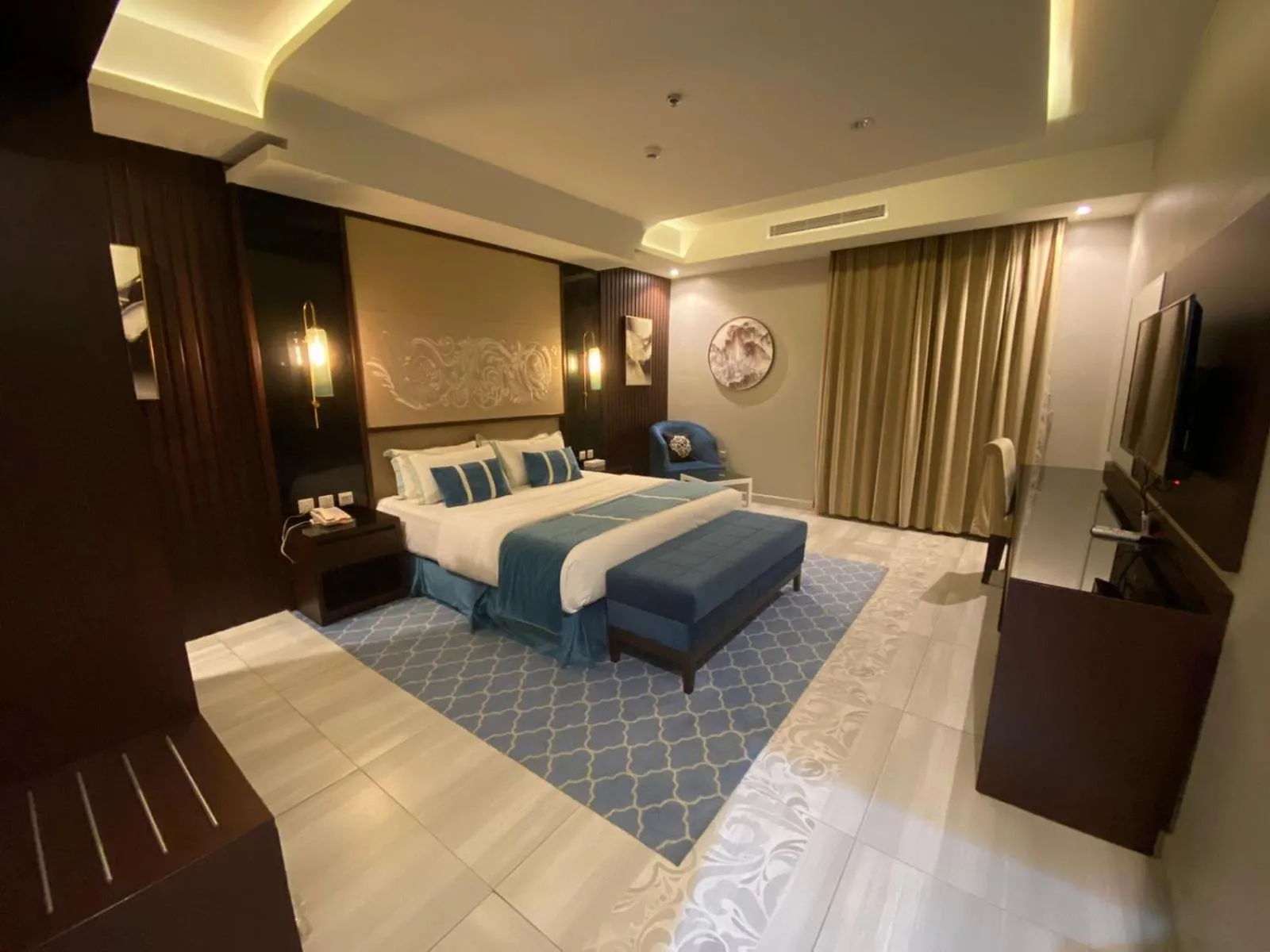 Bed in Royal Boutique Hotel