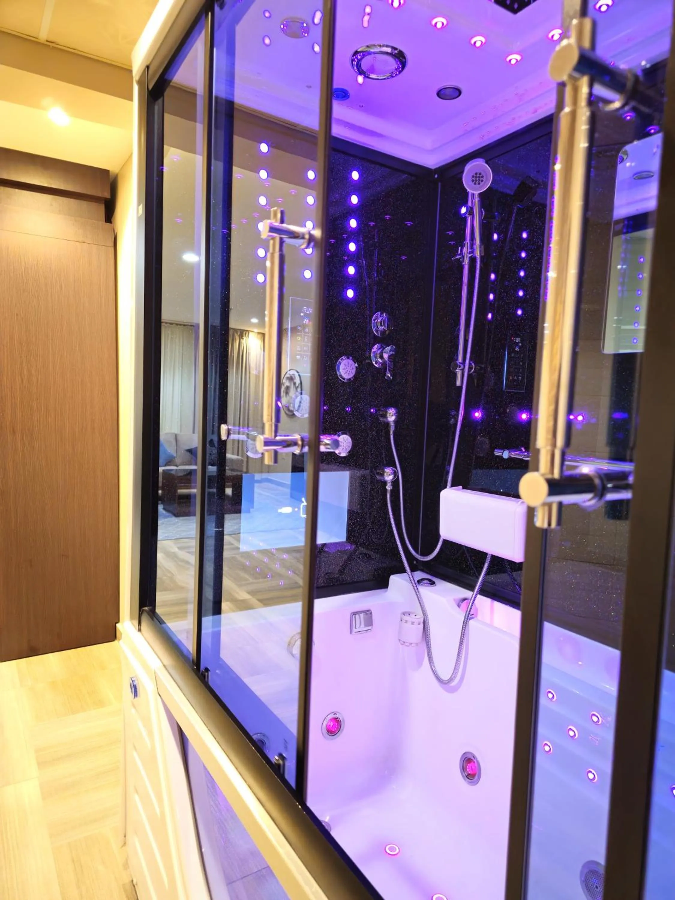 Hot Tub in Royal Boutique Hotel