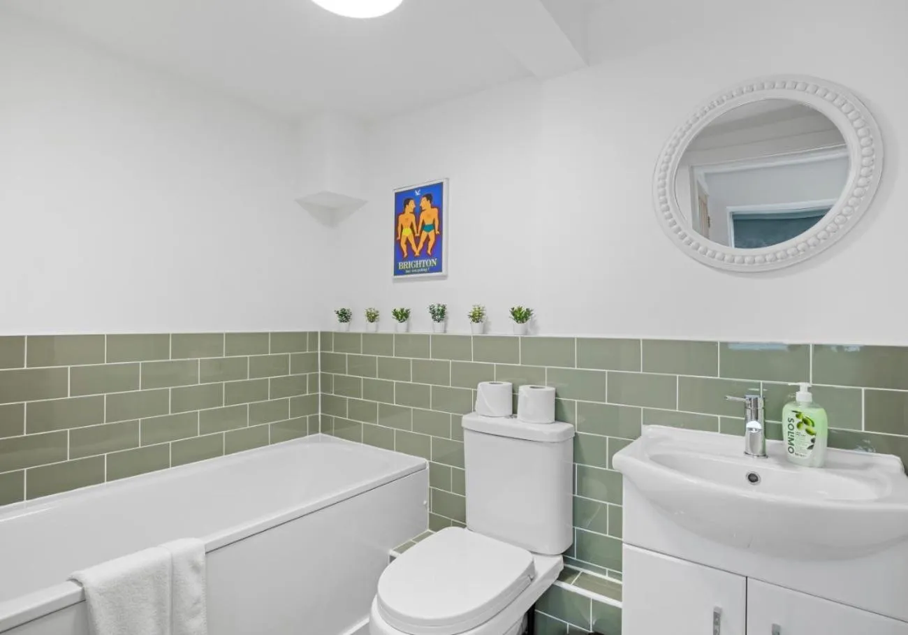 Toilet in St Peters Pad By My Getaways Free Parking