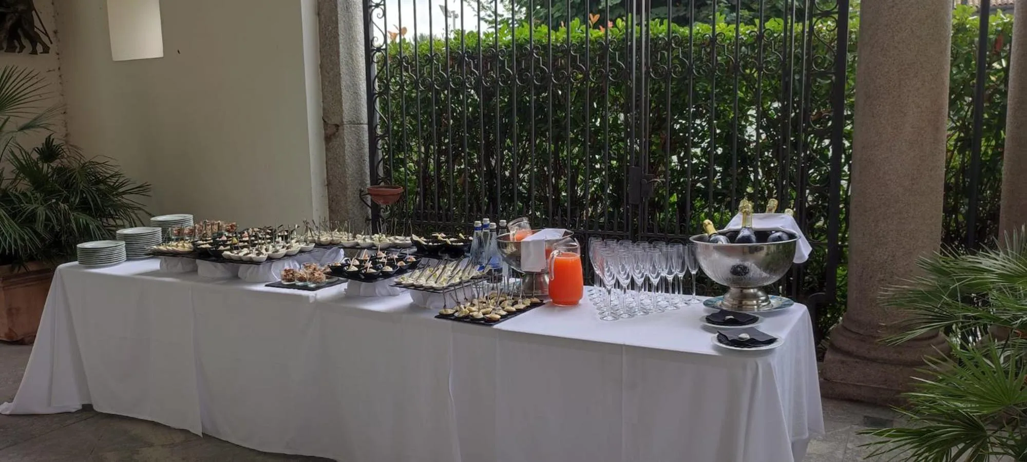 Patio in Hotel Parco Borromeo - Monza Brianza