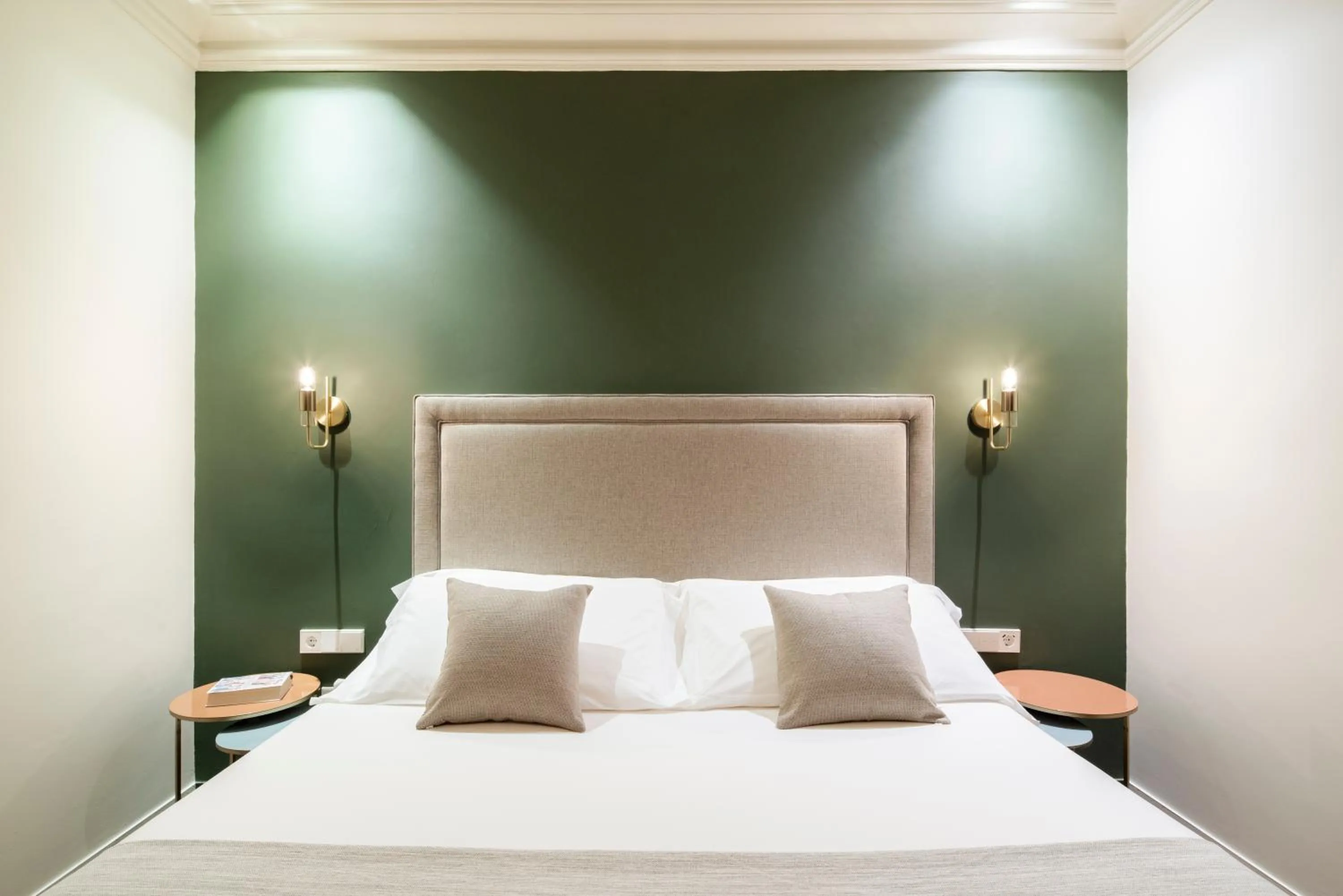 Shower, Bed in H Regas Adults Only