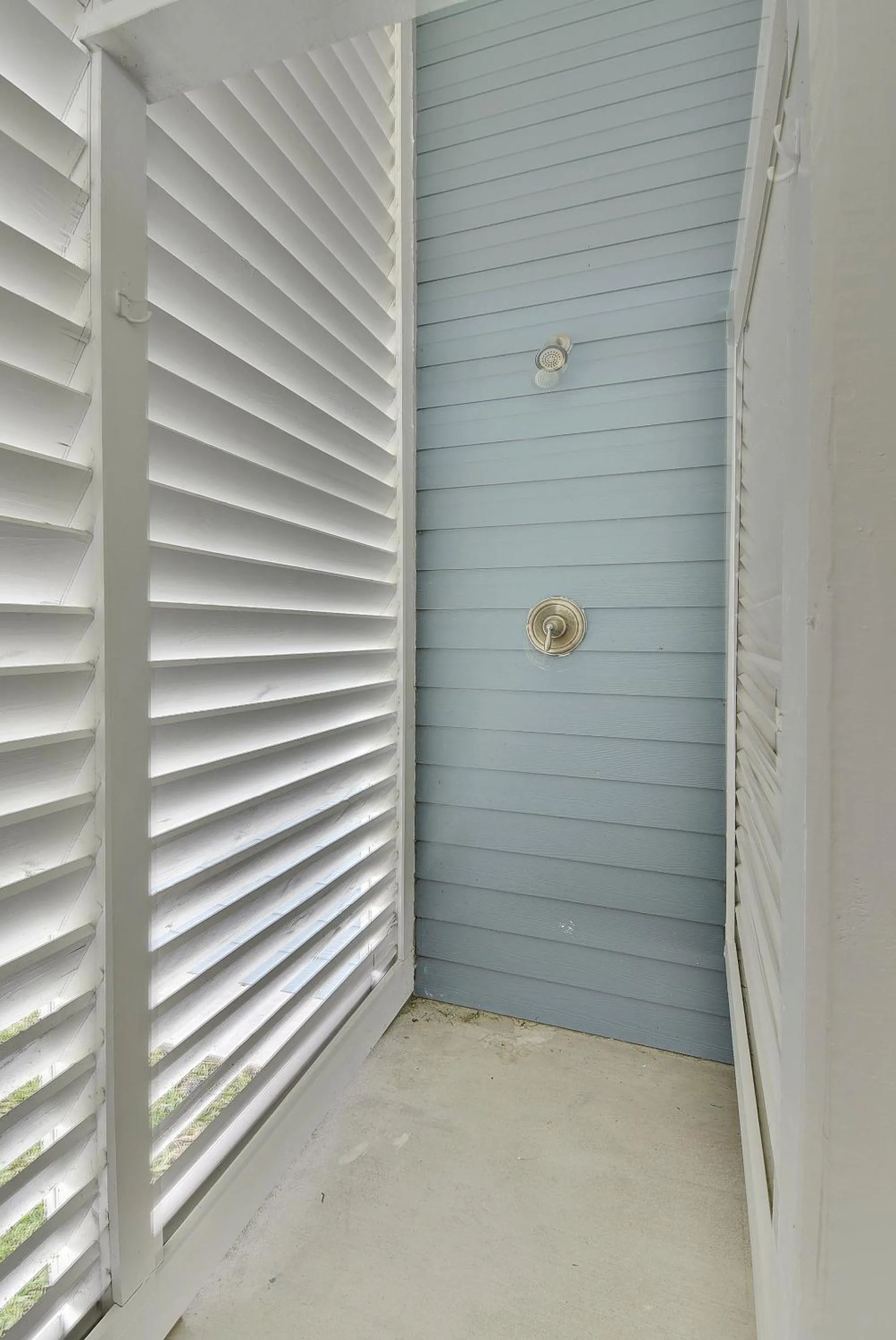 Property building in Wine Down