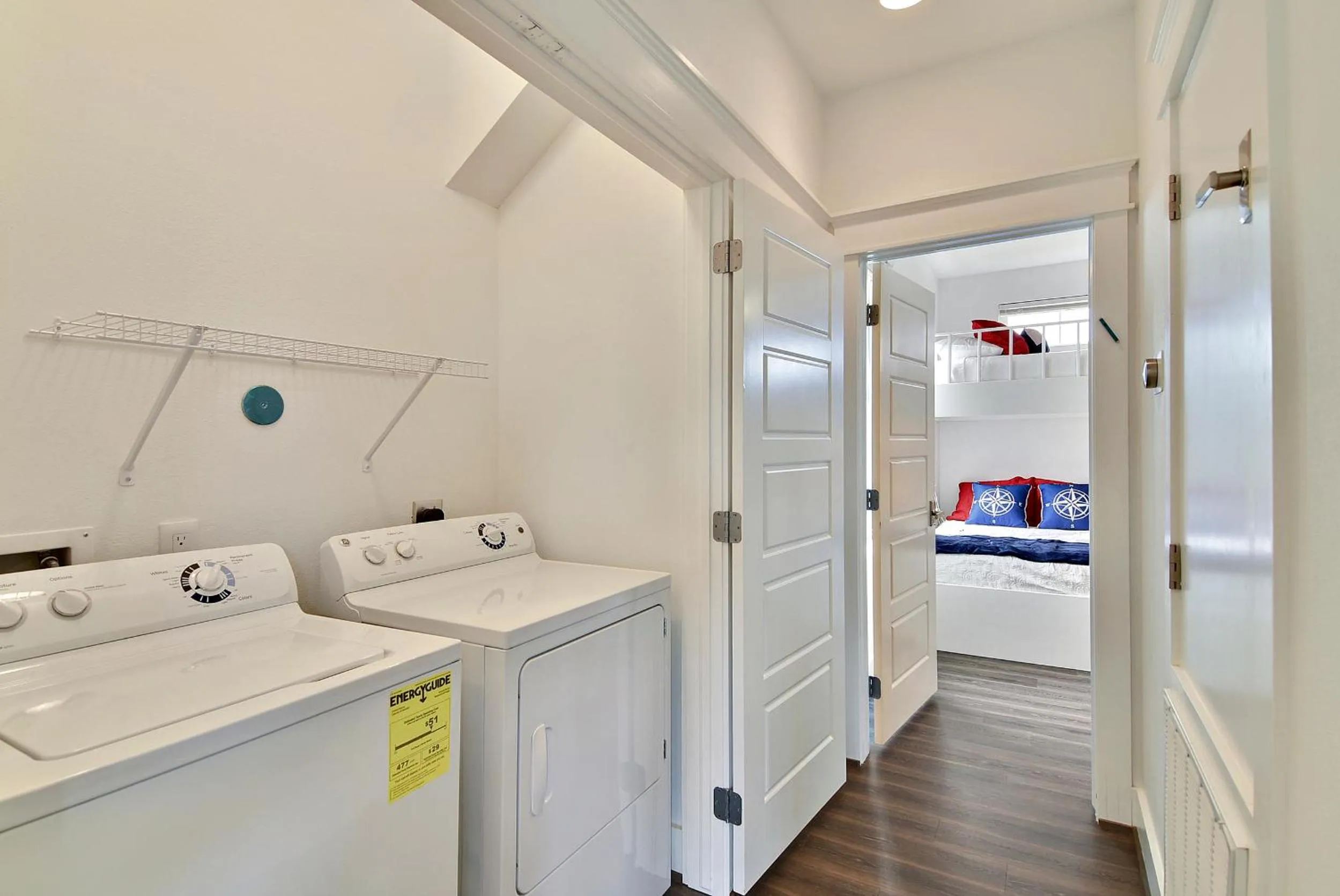 Kitchen or kitchenette, Bed in Wine Down