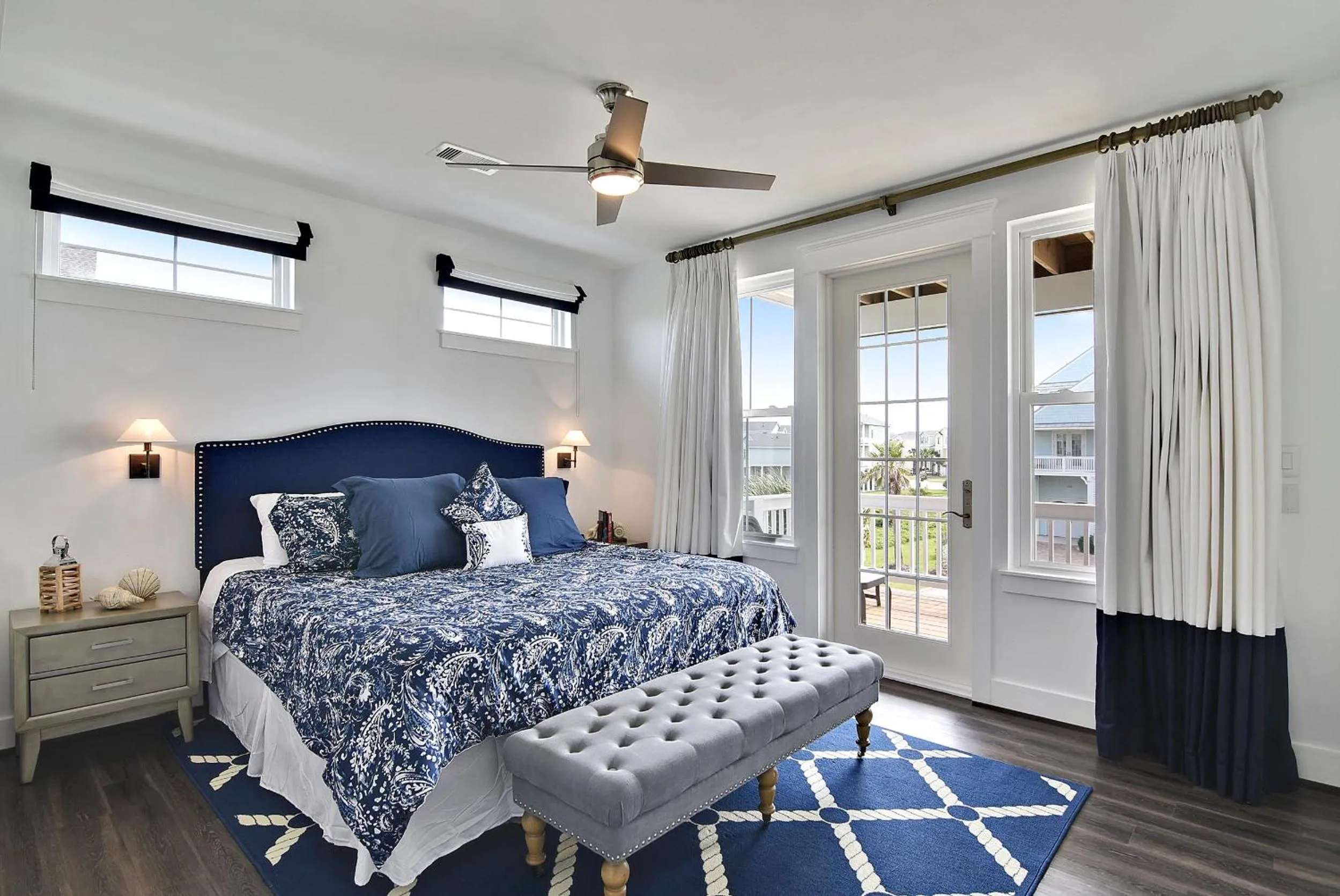 Bedroom, Bed in Wine Down