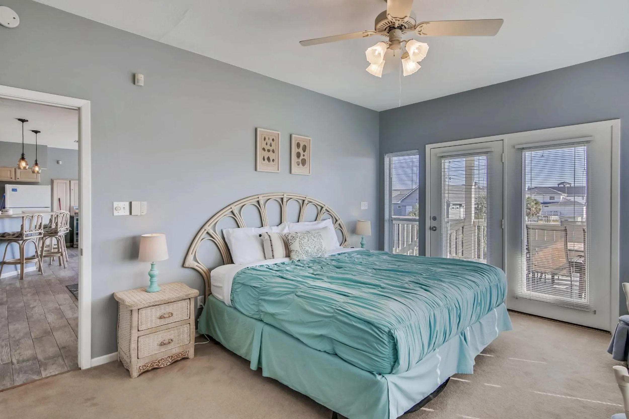 Bedroom, Bed in Mutiny on the Bounty