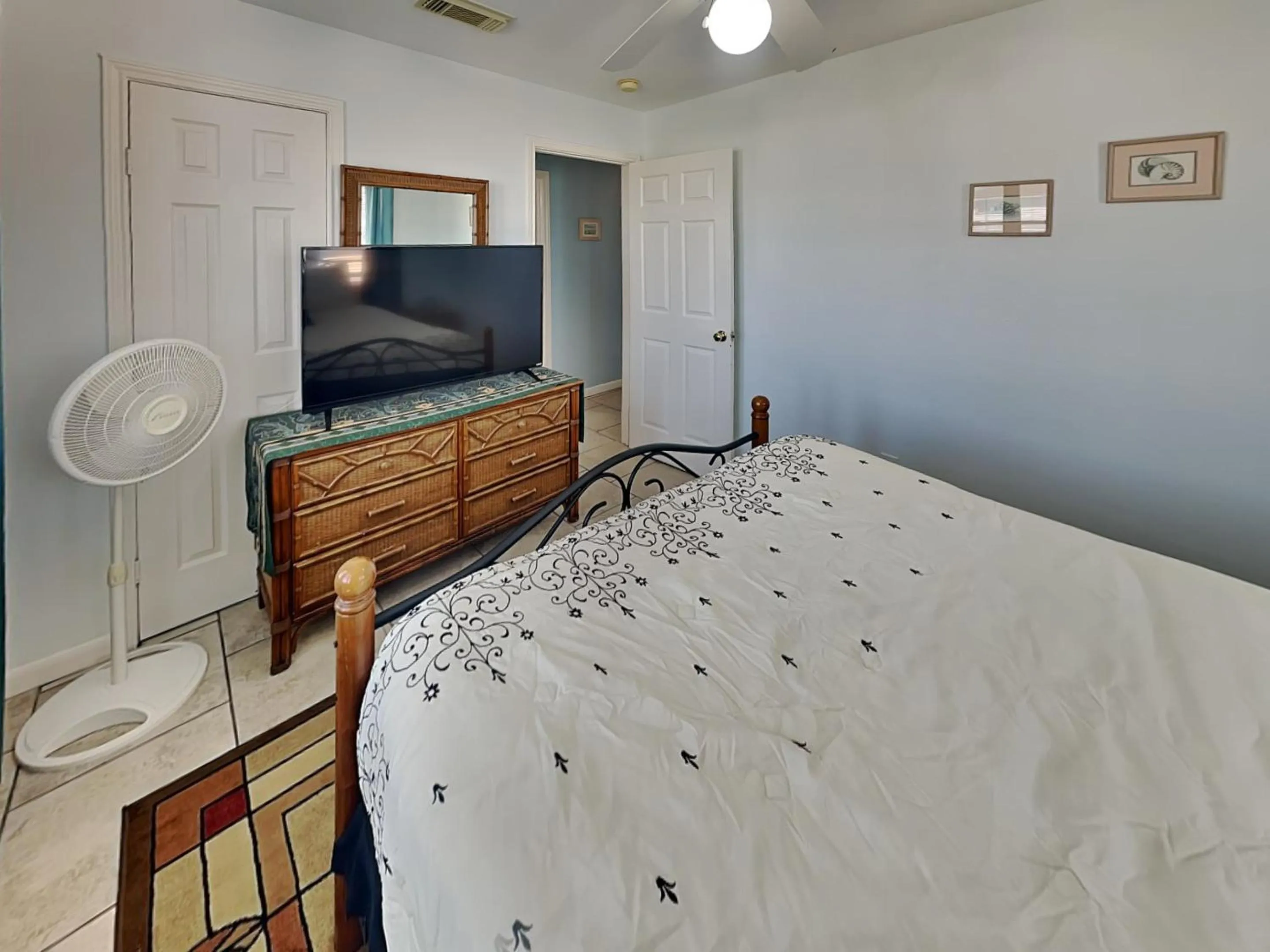 Bed in Catch of the Day