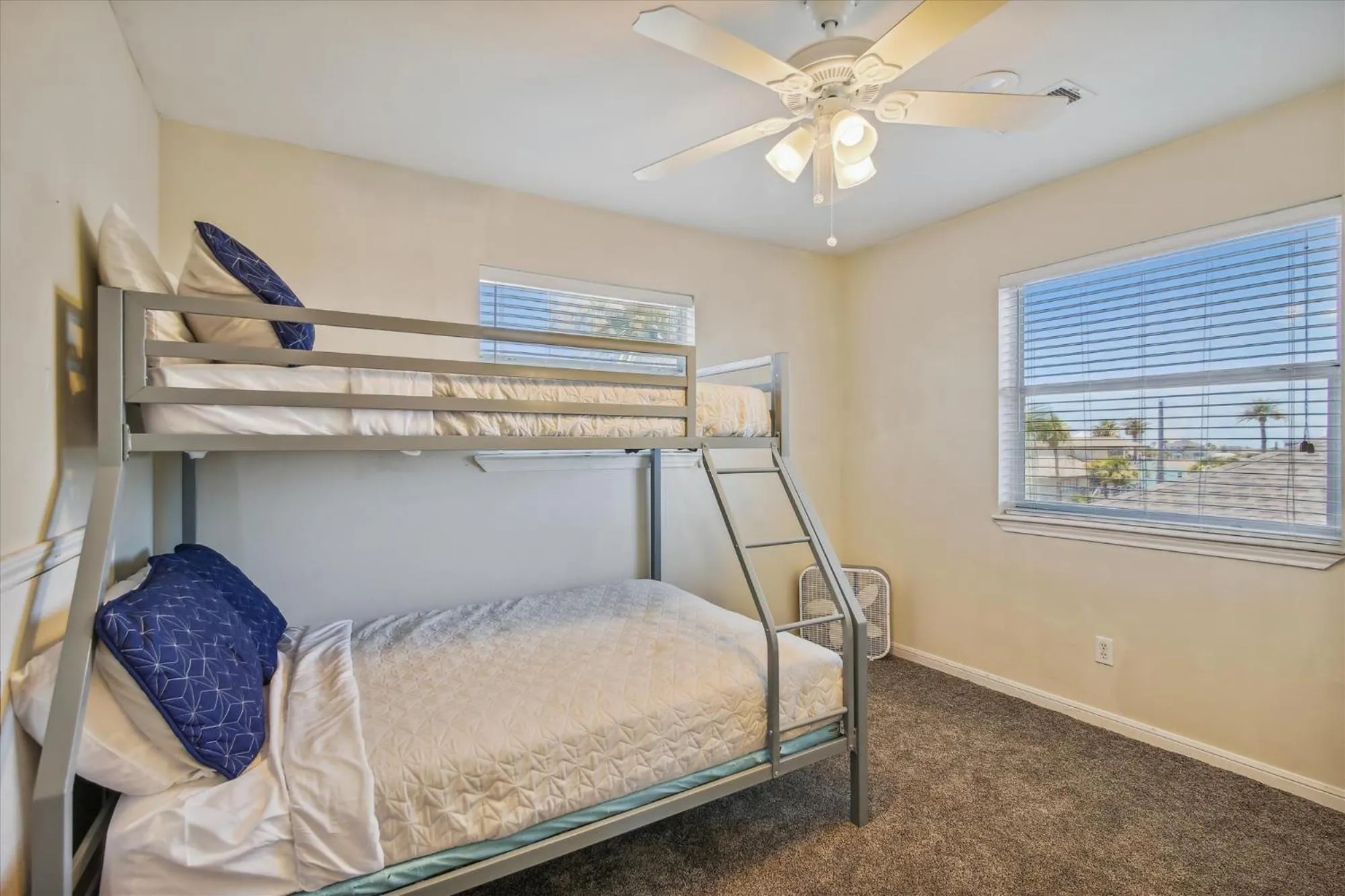 Bedroom, Bed in American Pride