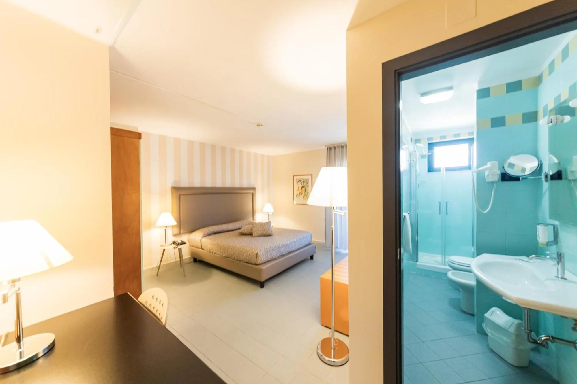 Shower, Bed in Albergo Athenaeum