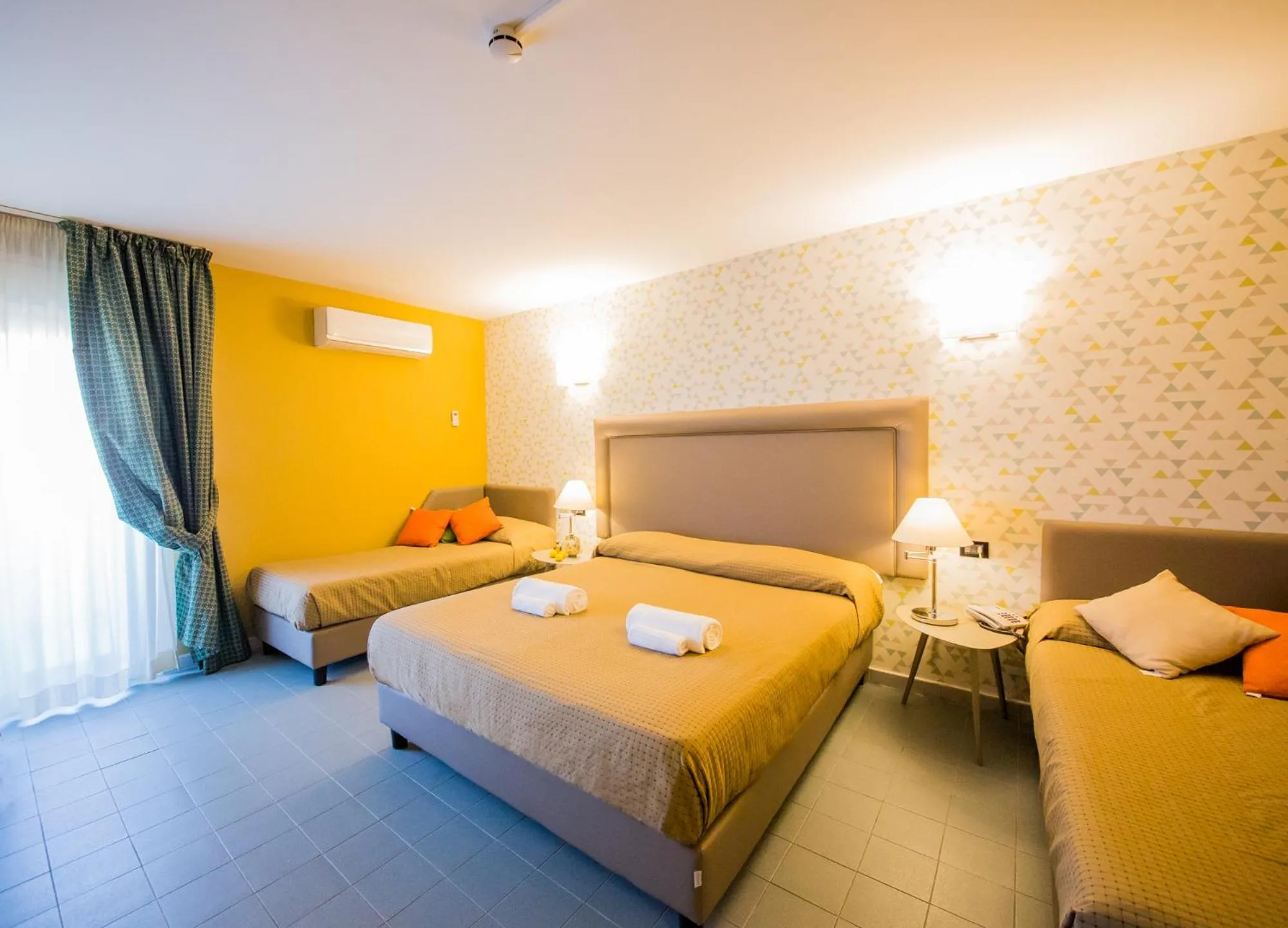 Photo of the whole room, Bed in Albergo Athenaeum