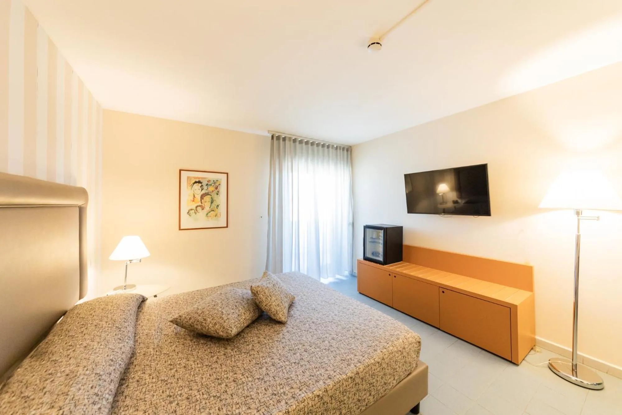 Photo of the whole room, Bed in Albergo Athenaeum