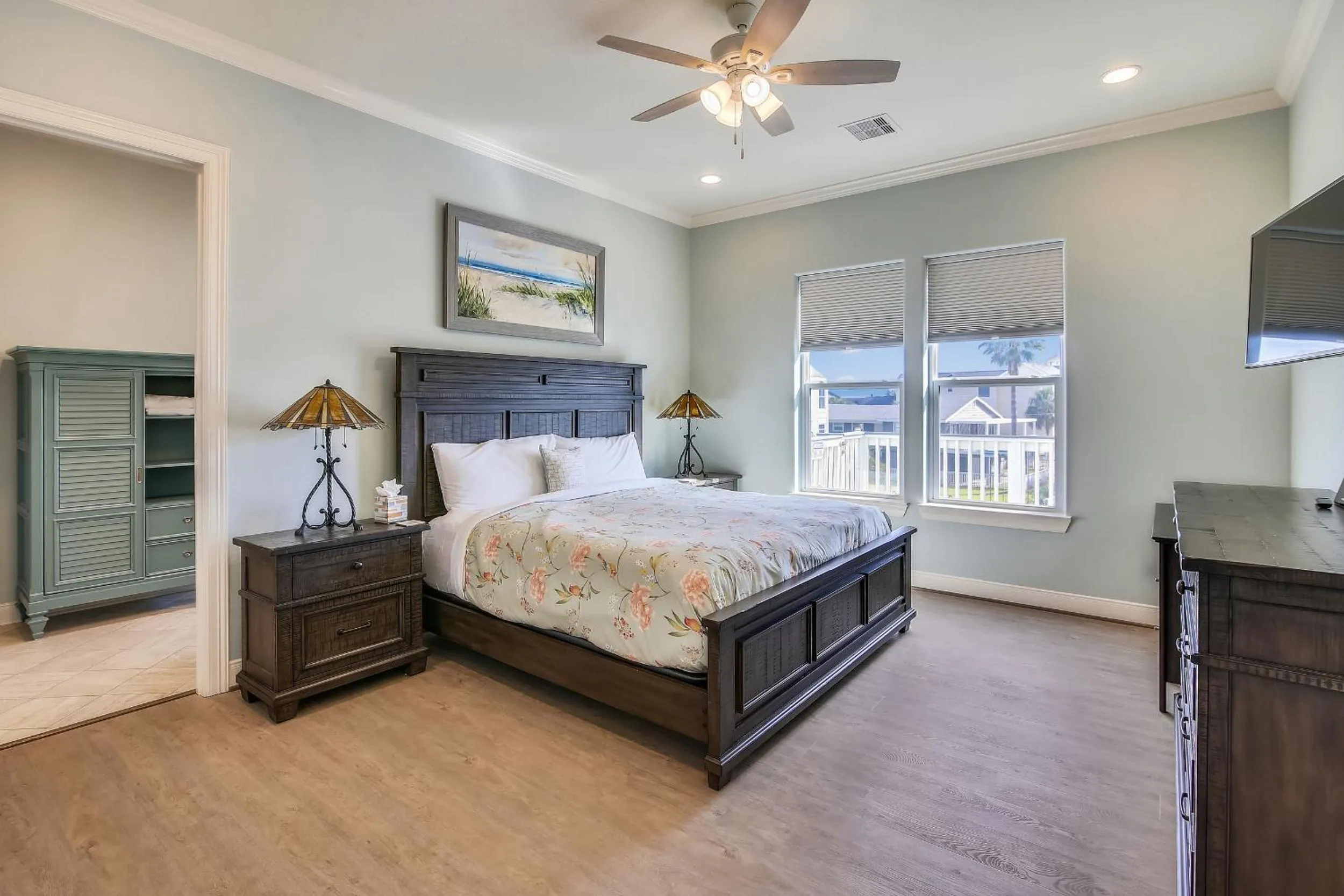 Bedroom, Bed in Sandpiper Treasure