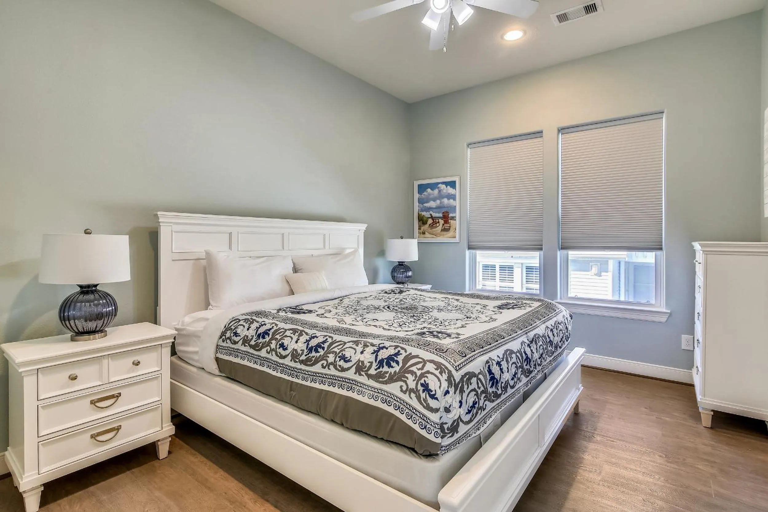 Bedroom, Bed in Sandpiper Treasure