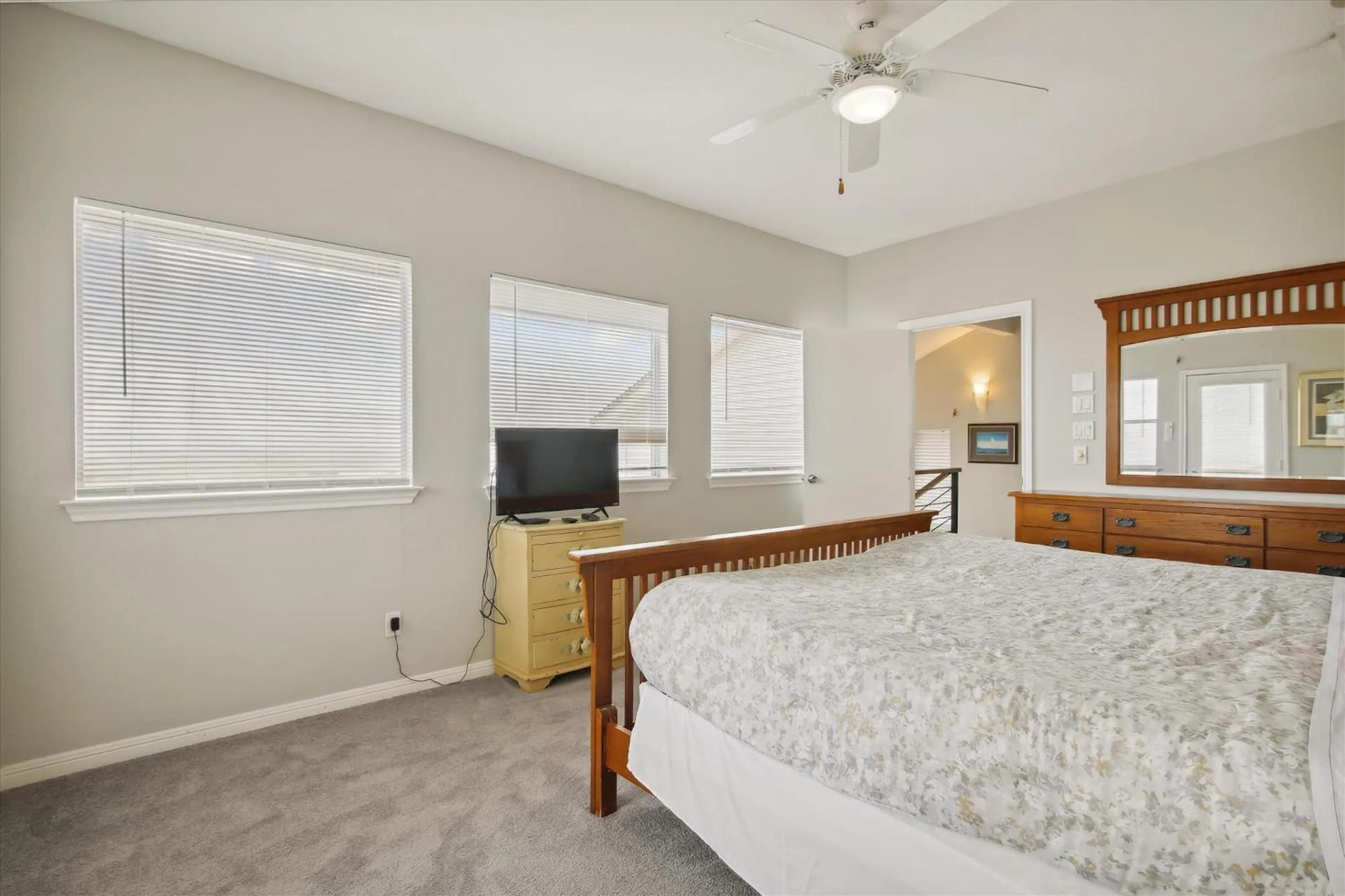 Property building, Bed in Brannens Beachfront