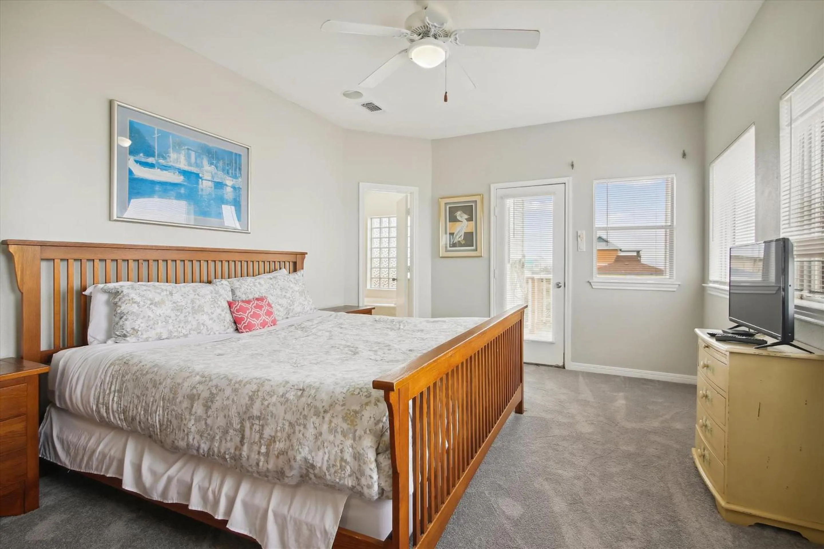 Property building, Bed in Brannens Beachfront