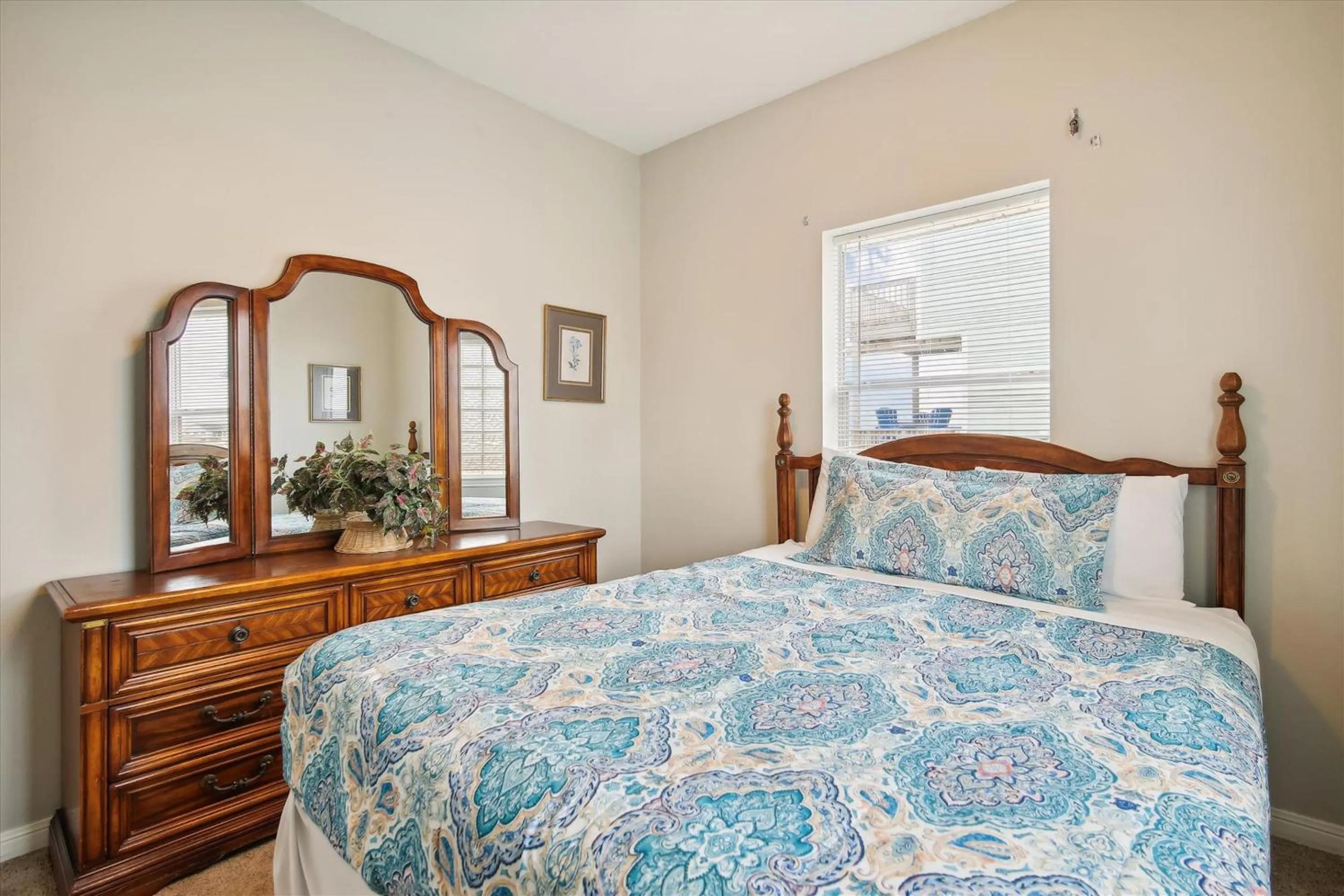 Property building, Bed in Brannens Beachfront