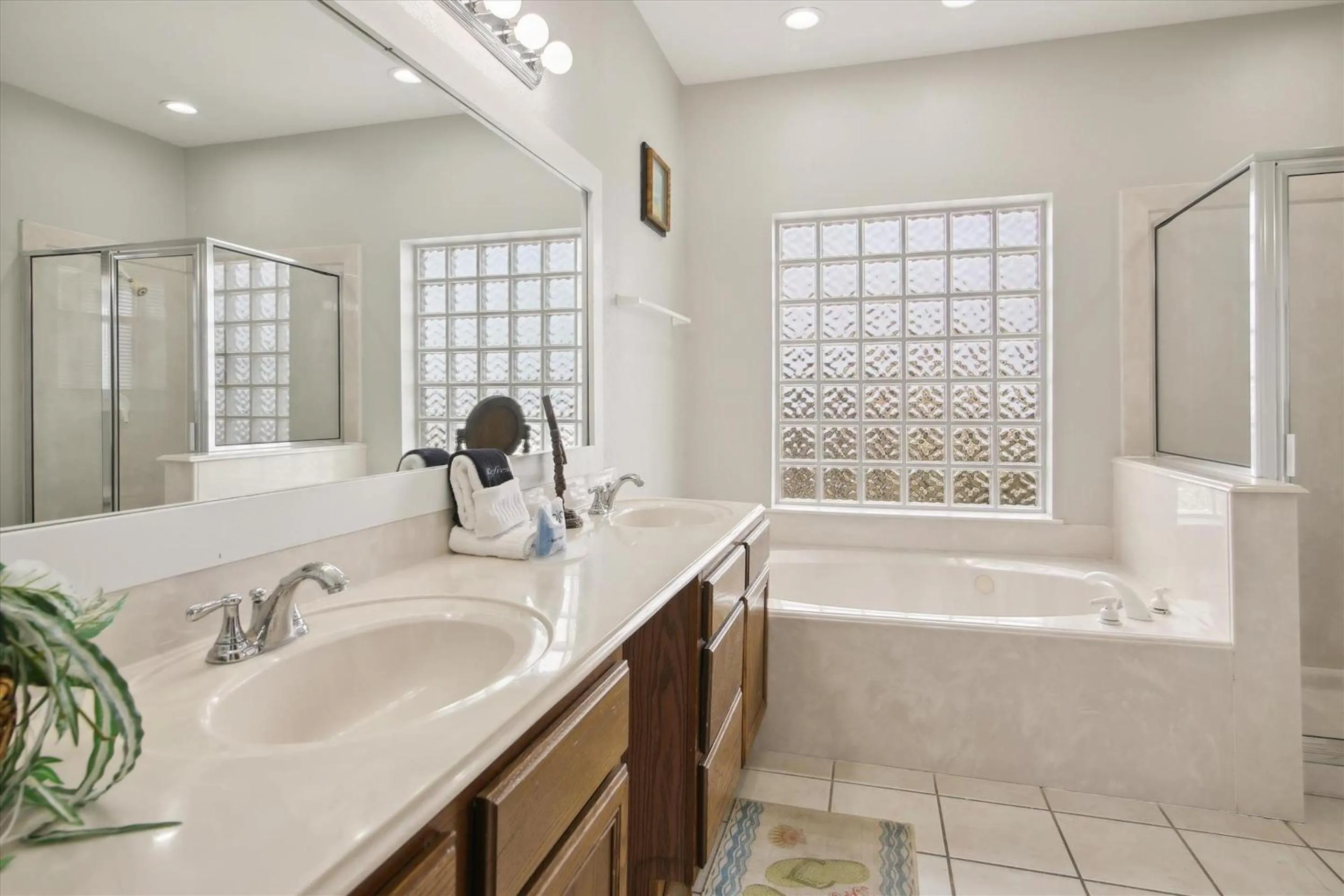 Property building in Brannens Beachfront