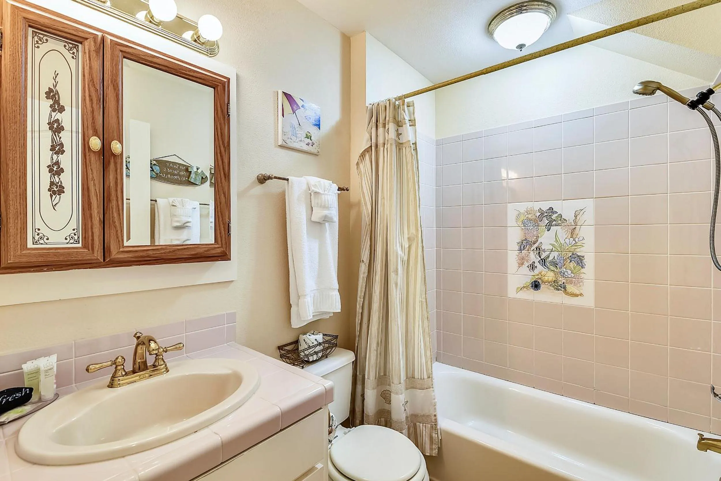 Bathroom in Summer Breeze