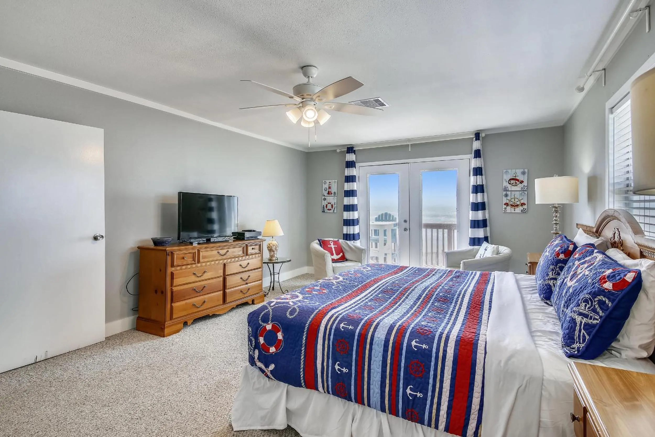 Bedroom, Bed in Bermuda Beachfront