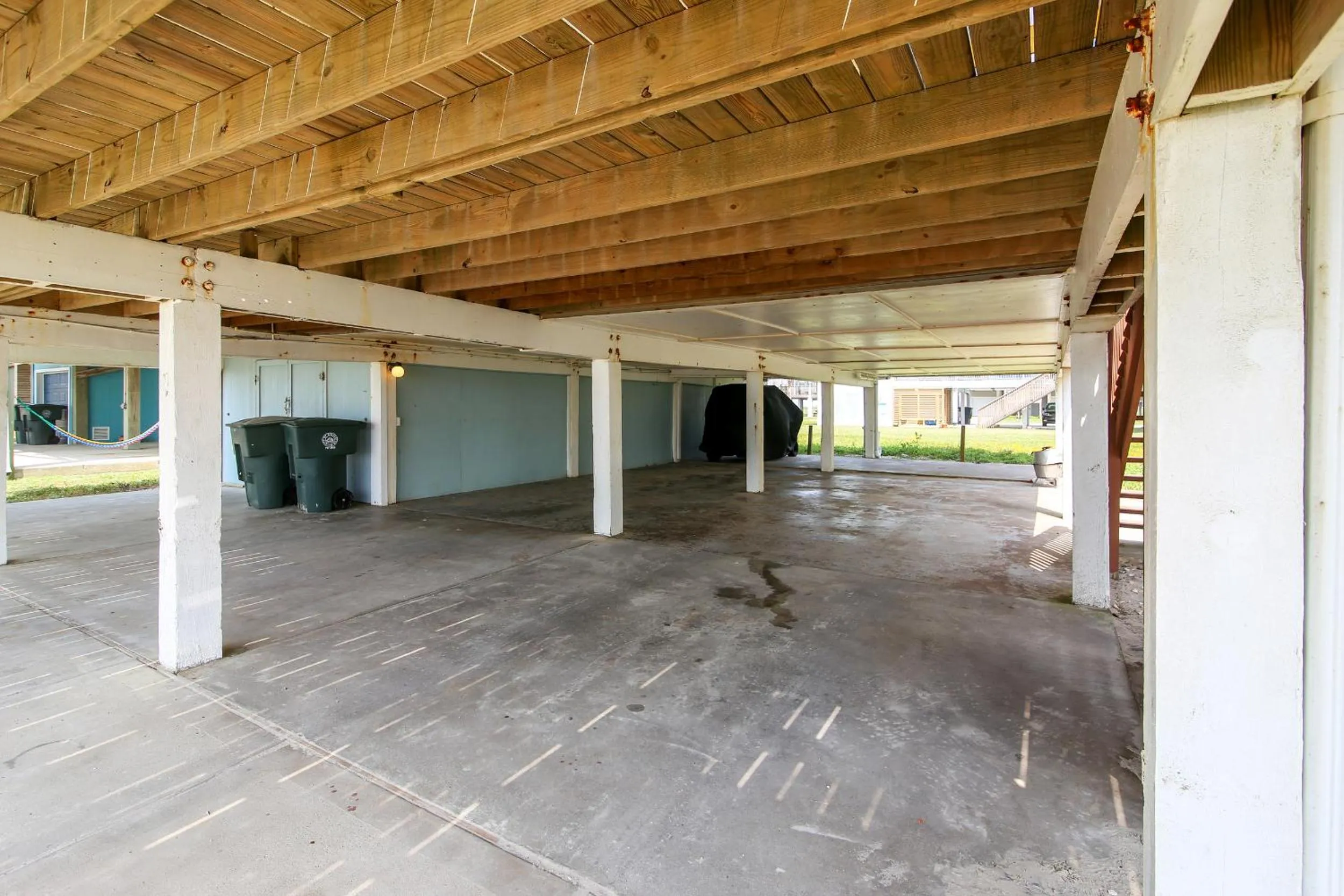 Property building in Bermuda Beachfront