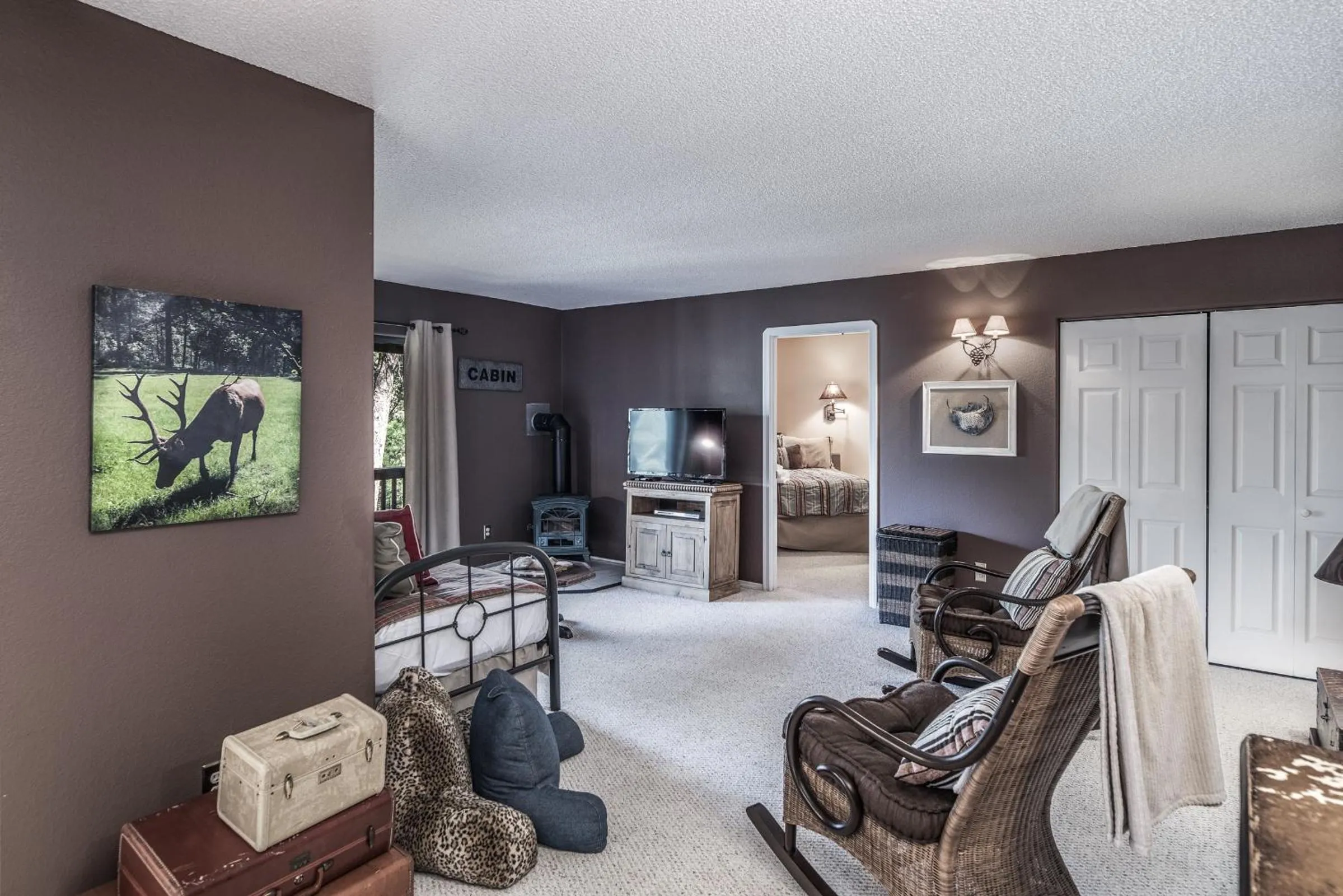 Living room in Journeys End