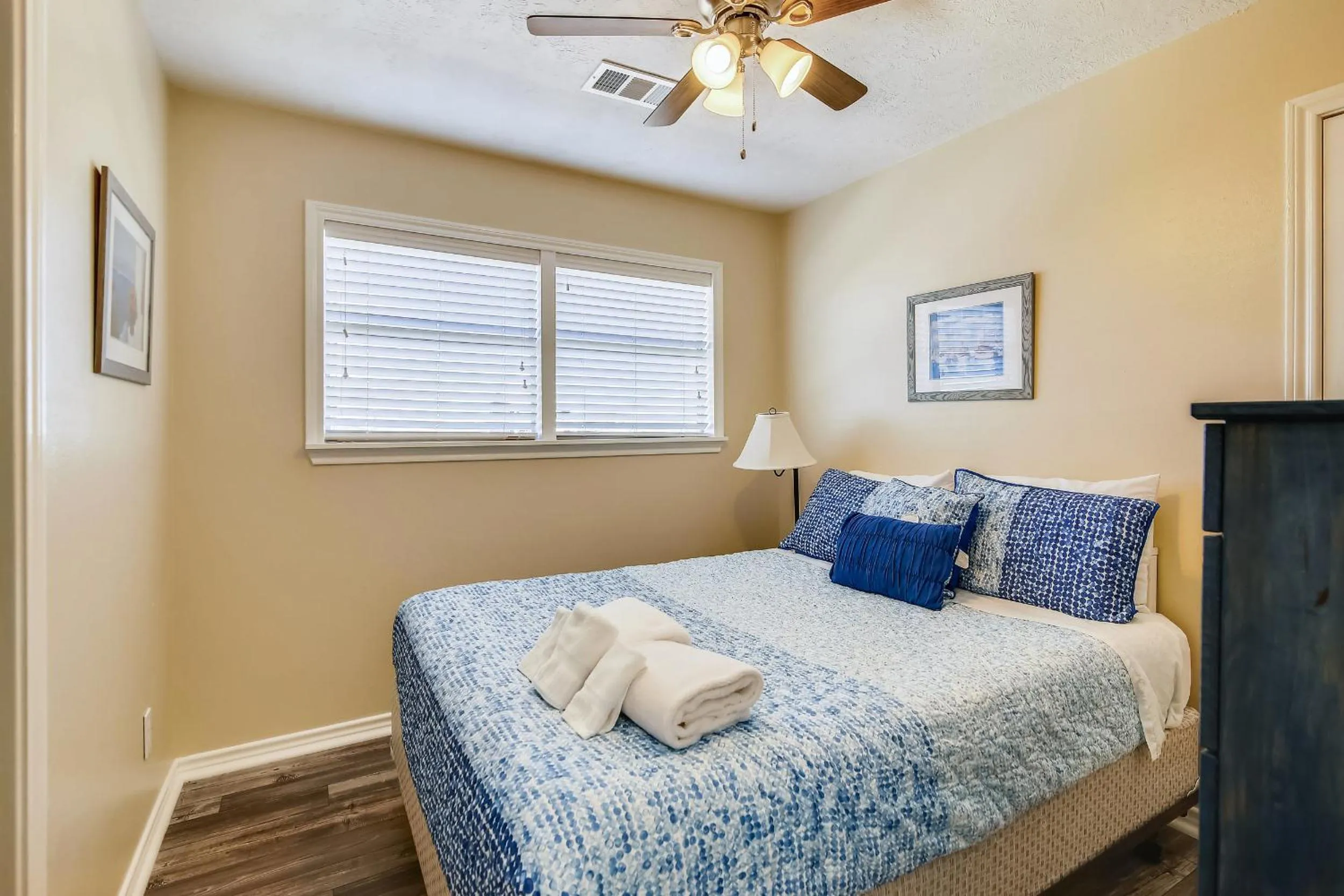 Bed in Barefoot Pelican