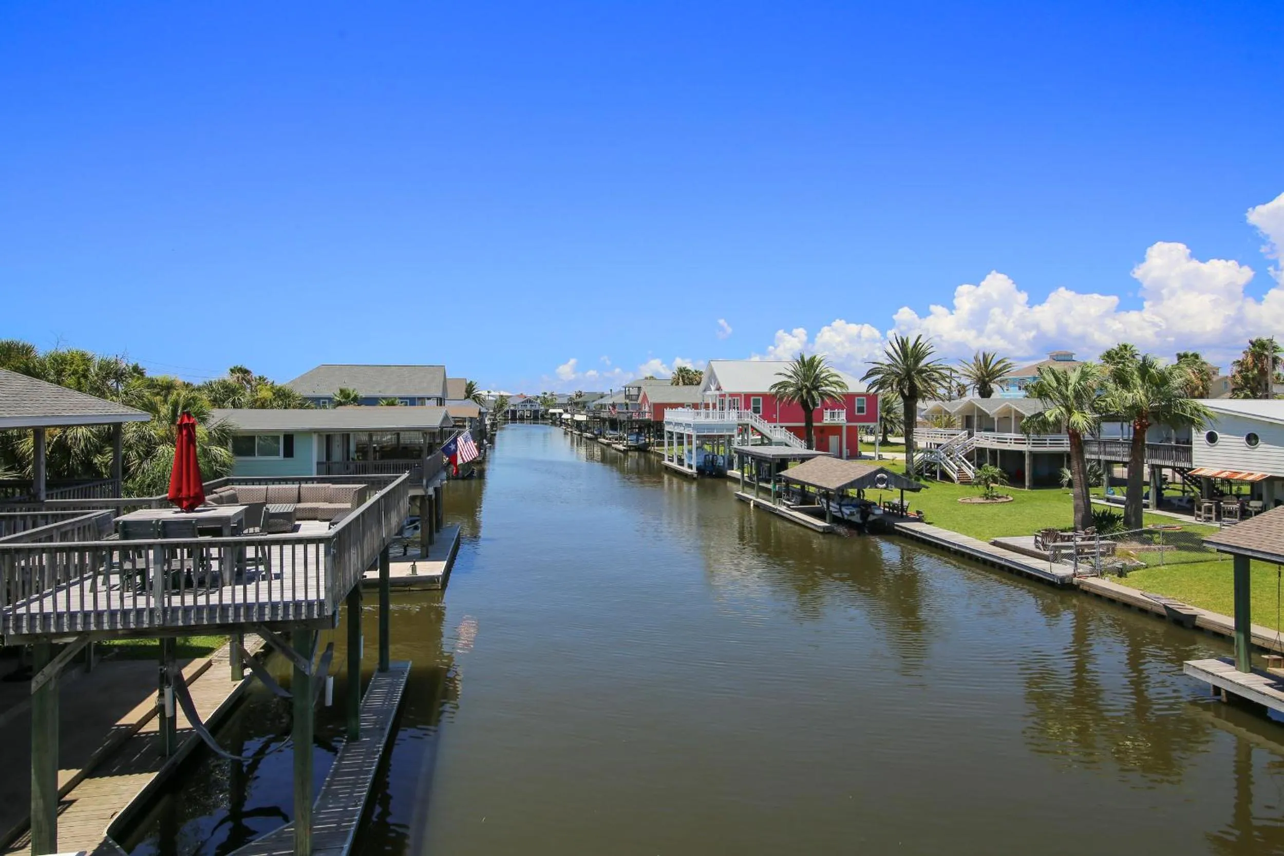 Property building in Accompanied By The Sea