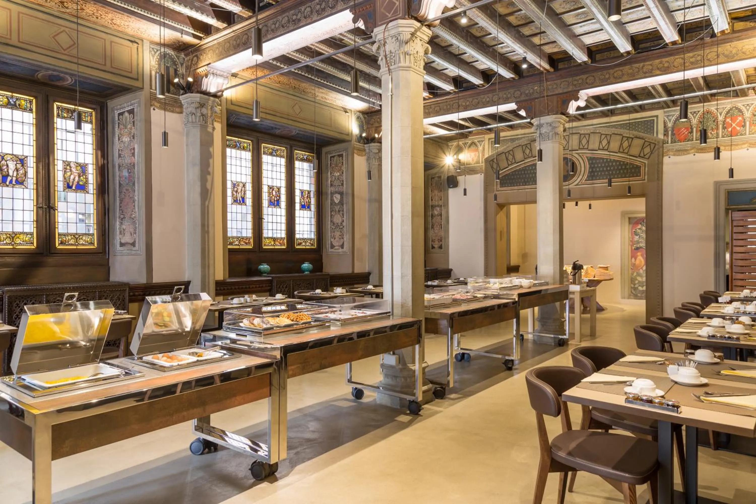 Restaurant/places to eat in Grand Hotel Cavour