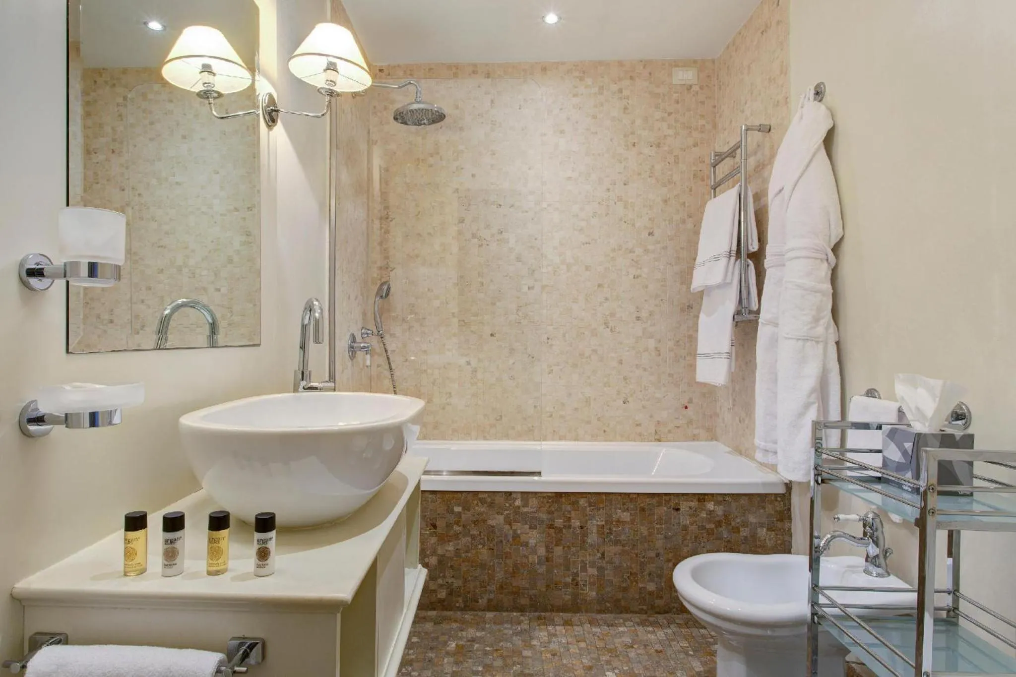 Public Bath in Grand Hotel Cavour