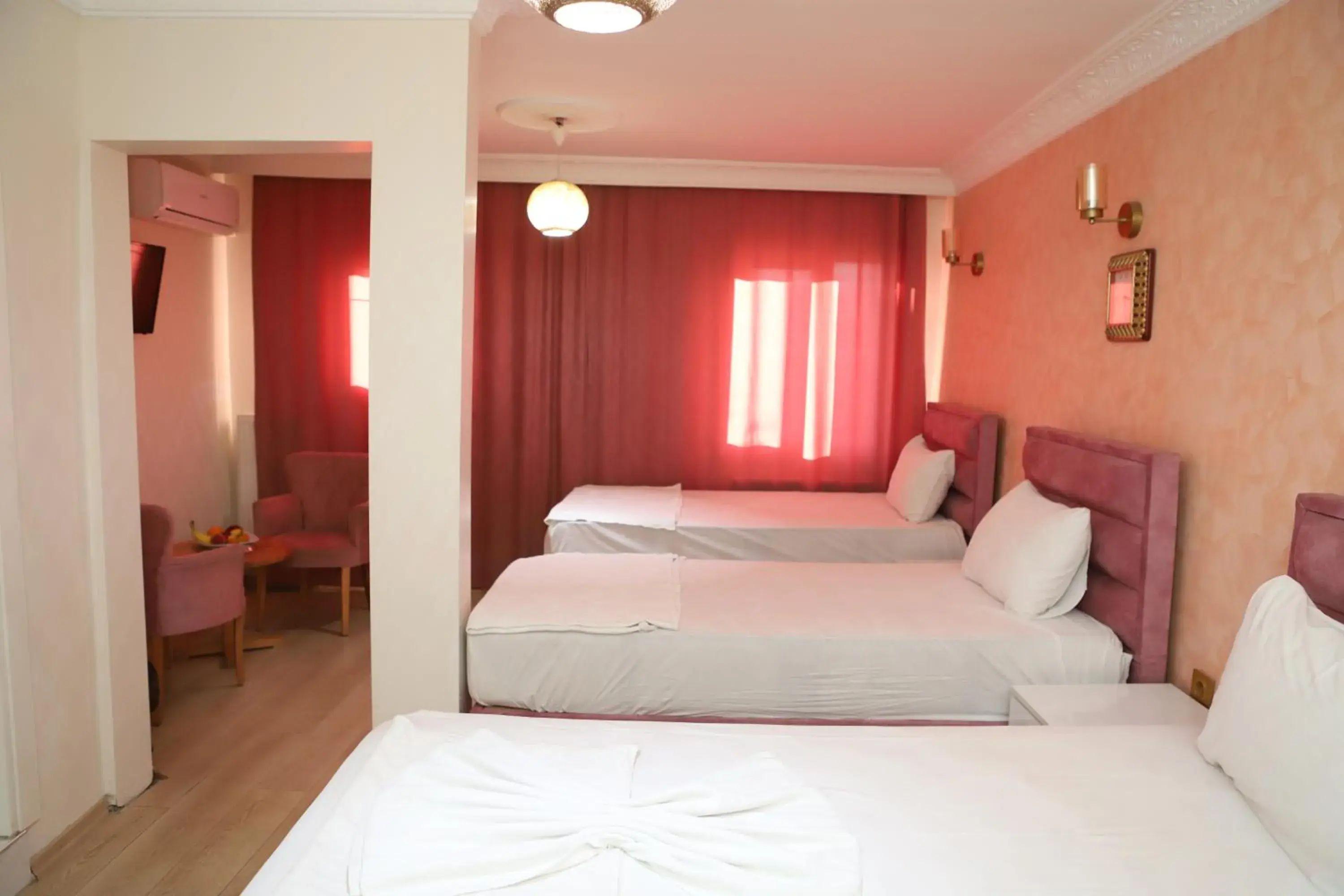 Family Room with Garden View in AVRASYAQUEEN HOTEL Family Room with Garden View in AVRASYAQUEEN HOTEL