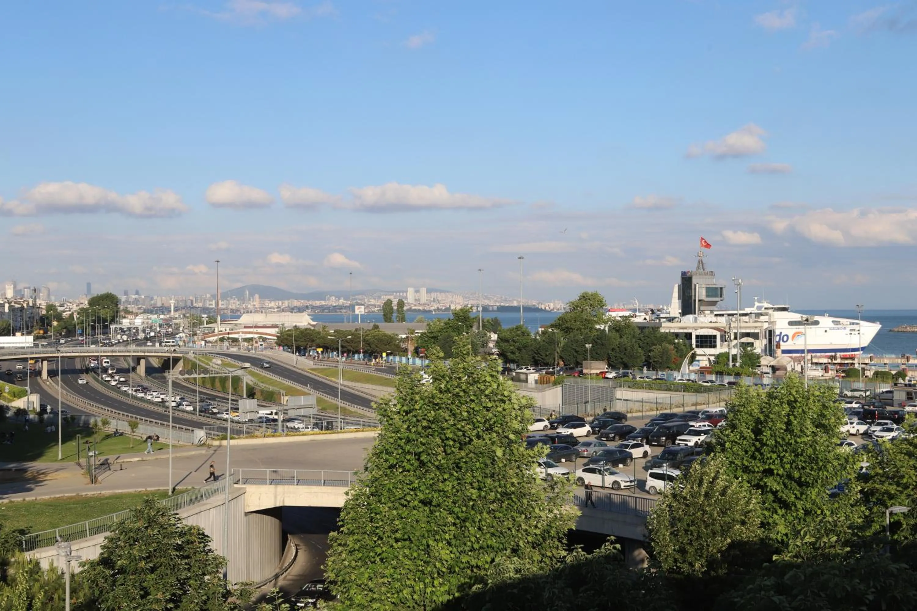 Neighbourhood in AVRASYAQUEEN HOTEL