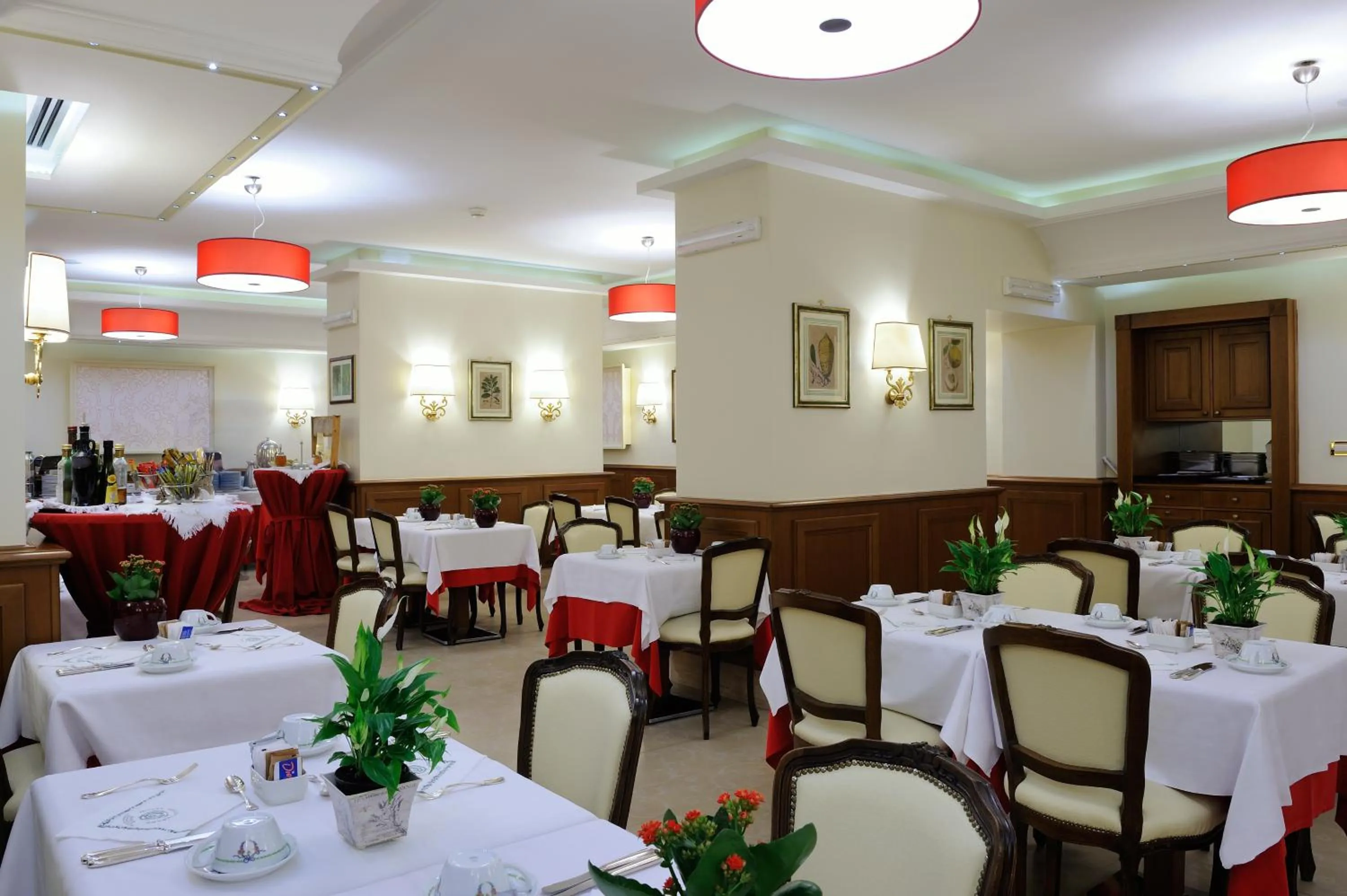 Restaurant/Places to Eat in Hotel Giulio Cesare
