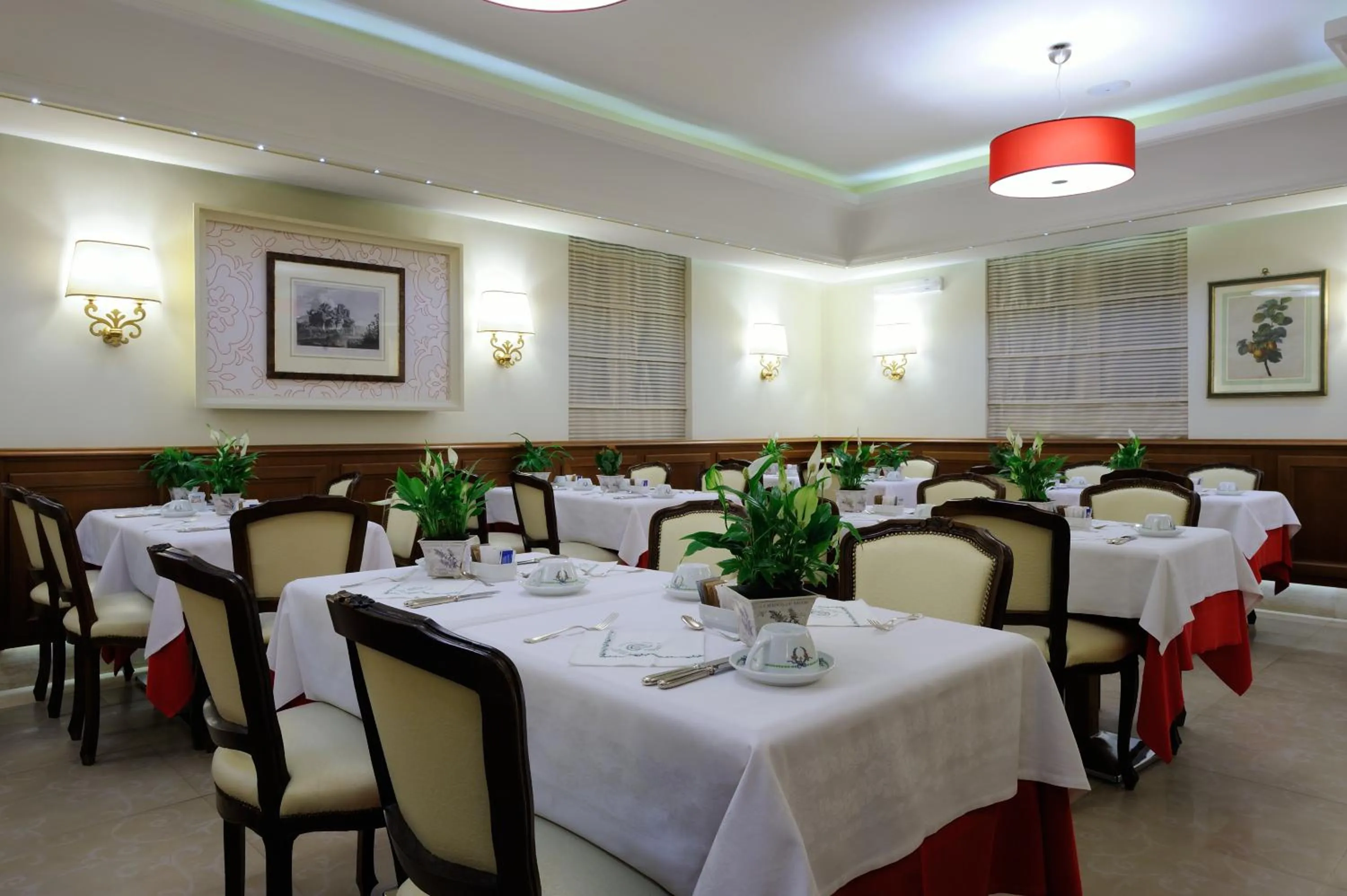 Restaurant/Places to Eat in Hotel Giulio Cesare