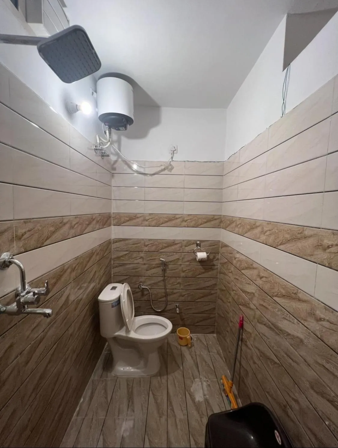 Shower in Hostel ivory