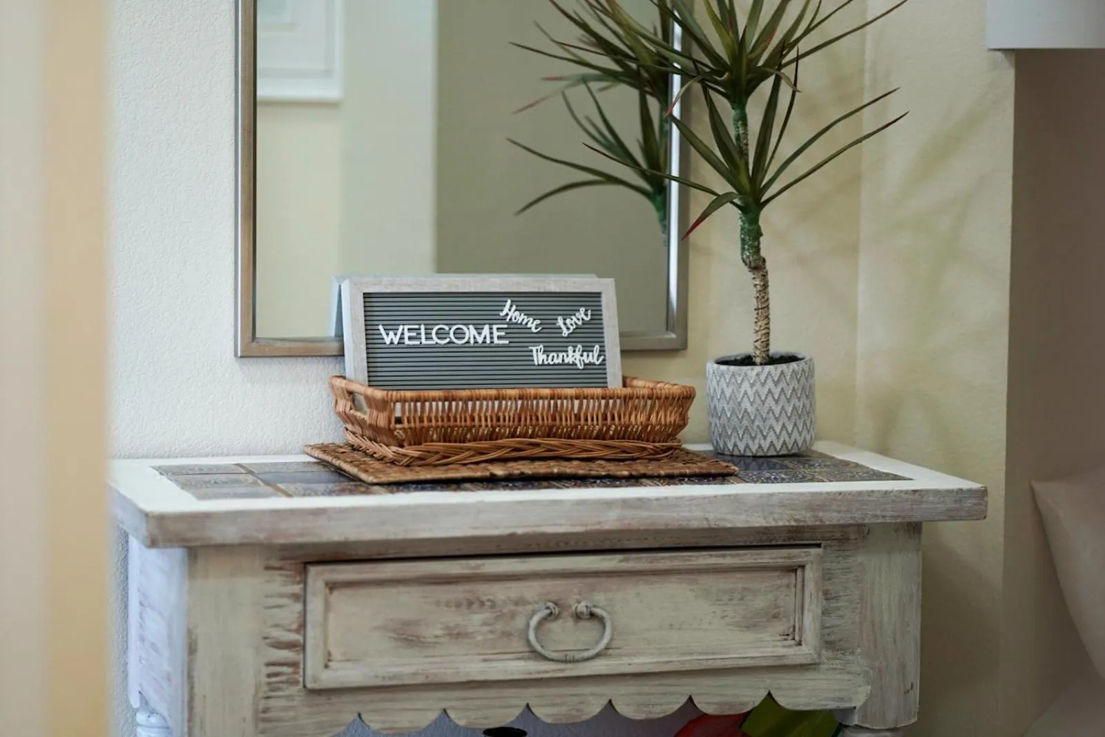 Decorative detail in Million Dollar Views, Stunning Beachfront Property