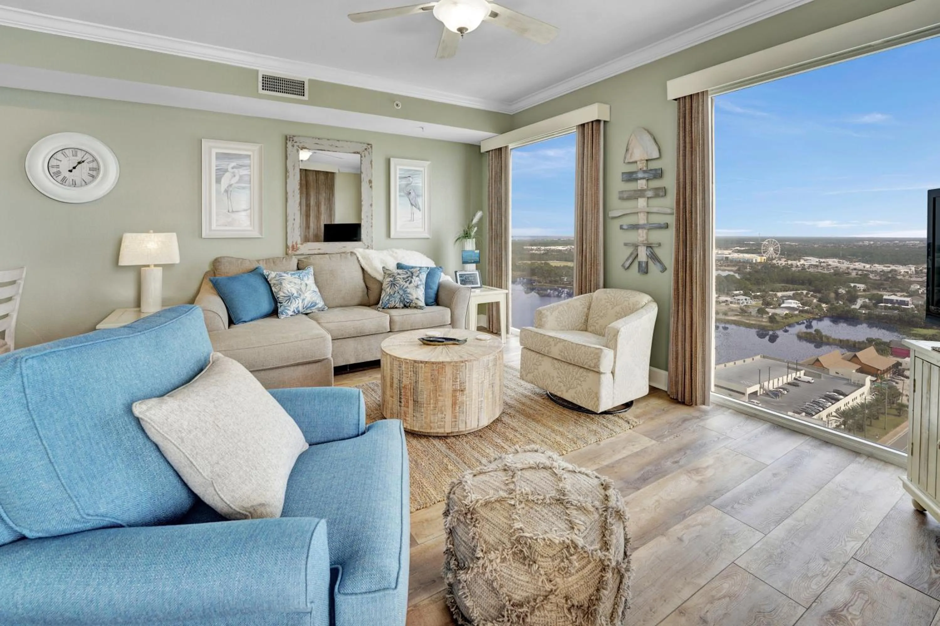 Living room in Million Dollar Views, Stunning Beachfront Property