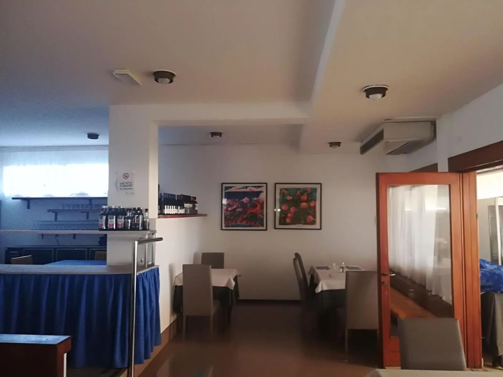 Restaurant/places to eat in Hotel Ambra