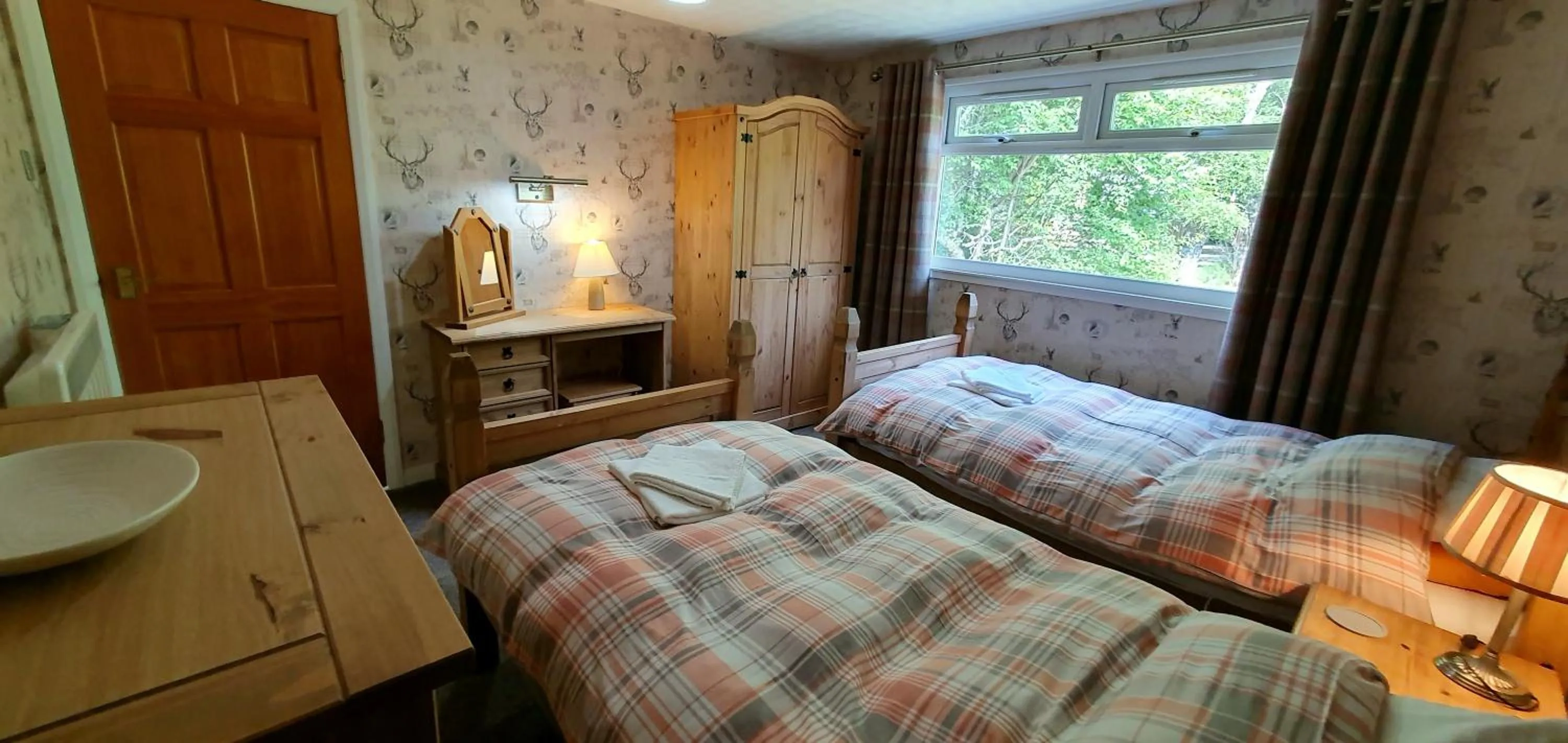 Bedroom, Bed in Torcroft Lodges
